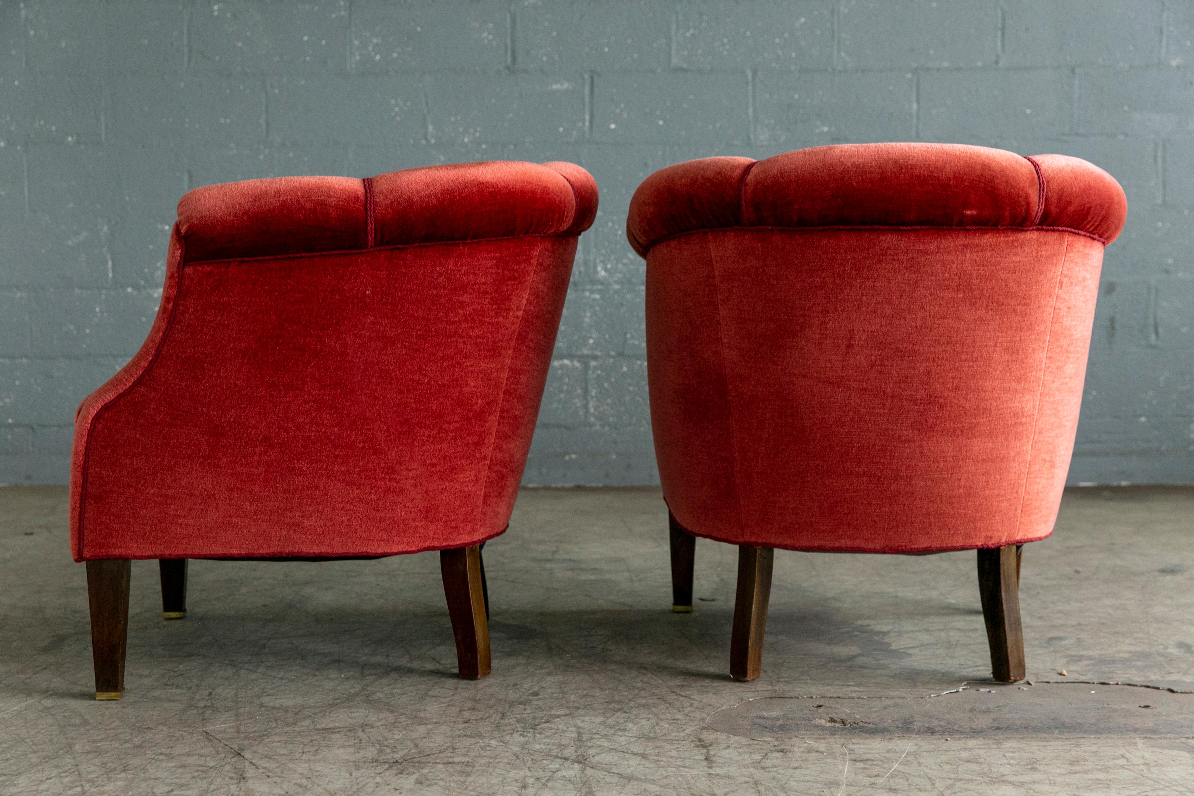 Danish Pair of 1940s Low Lounge Tub Chairs in Red Mohair 4