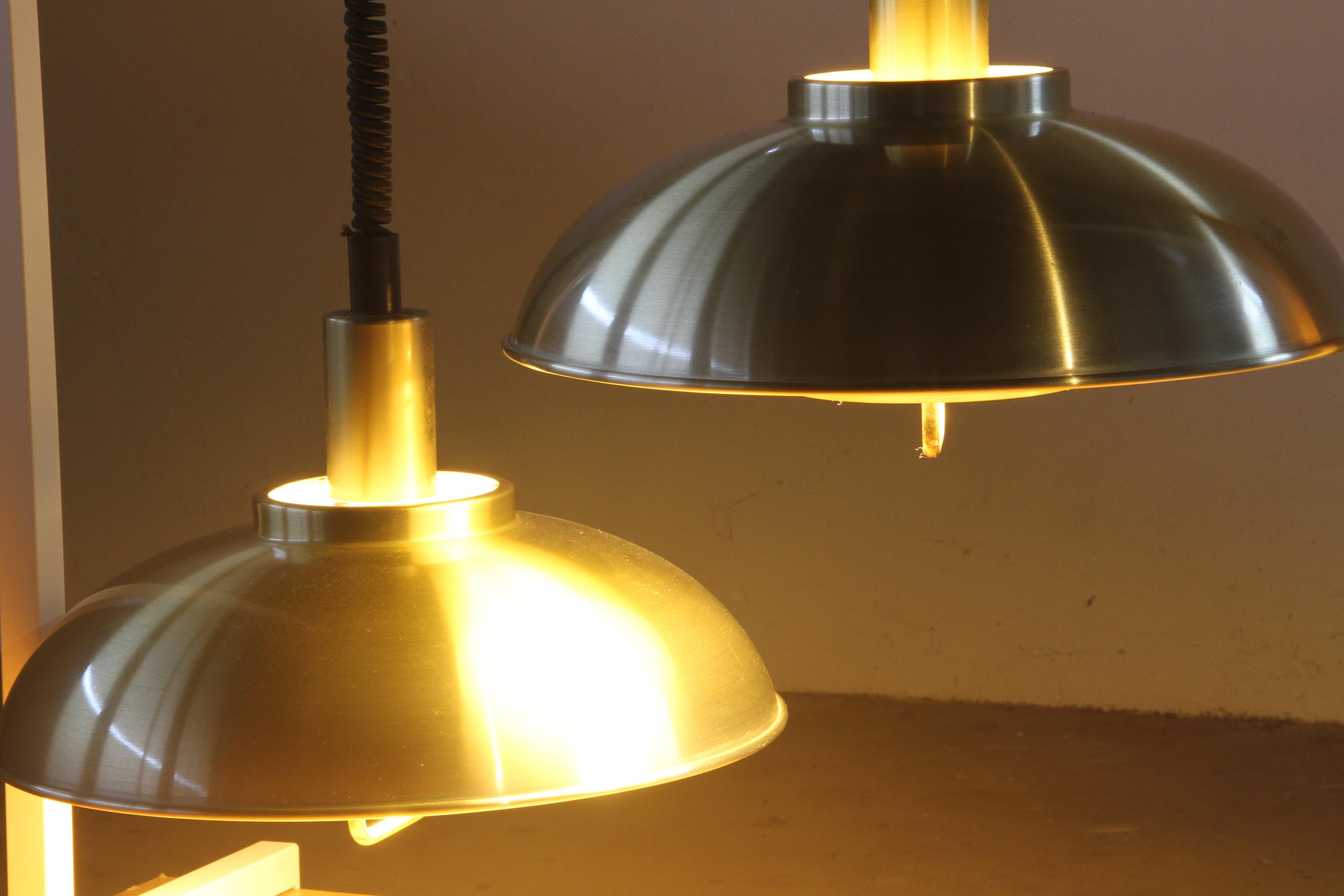 Coppia danese di lampade a sospensione/soffitto in ottone attribuite alla ditta Frandsen 1 in vendita 7