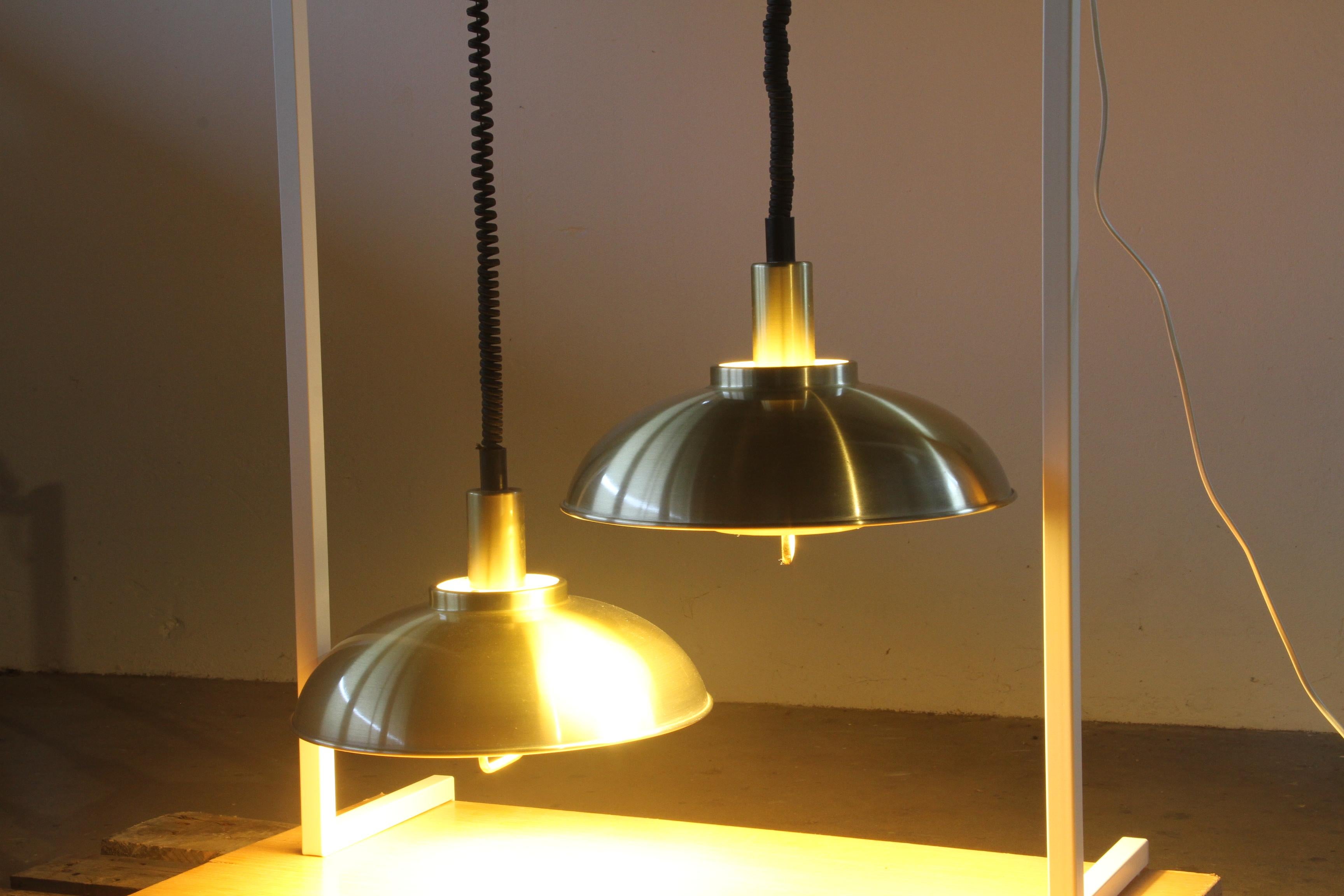 Coppia danese di lampade a sospensione/soffitto in ottone attribuite alla ditta Frandsen 1 In condizioni buone in vendita a Store Heddinge, DK