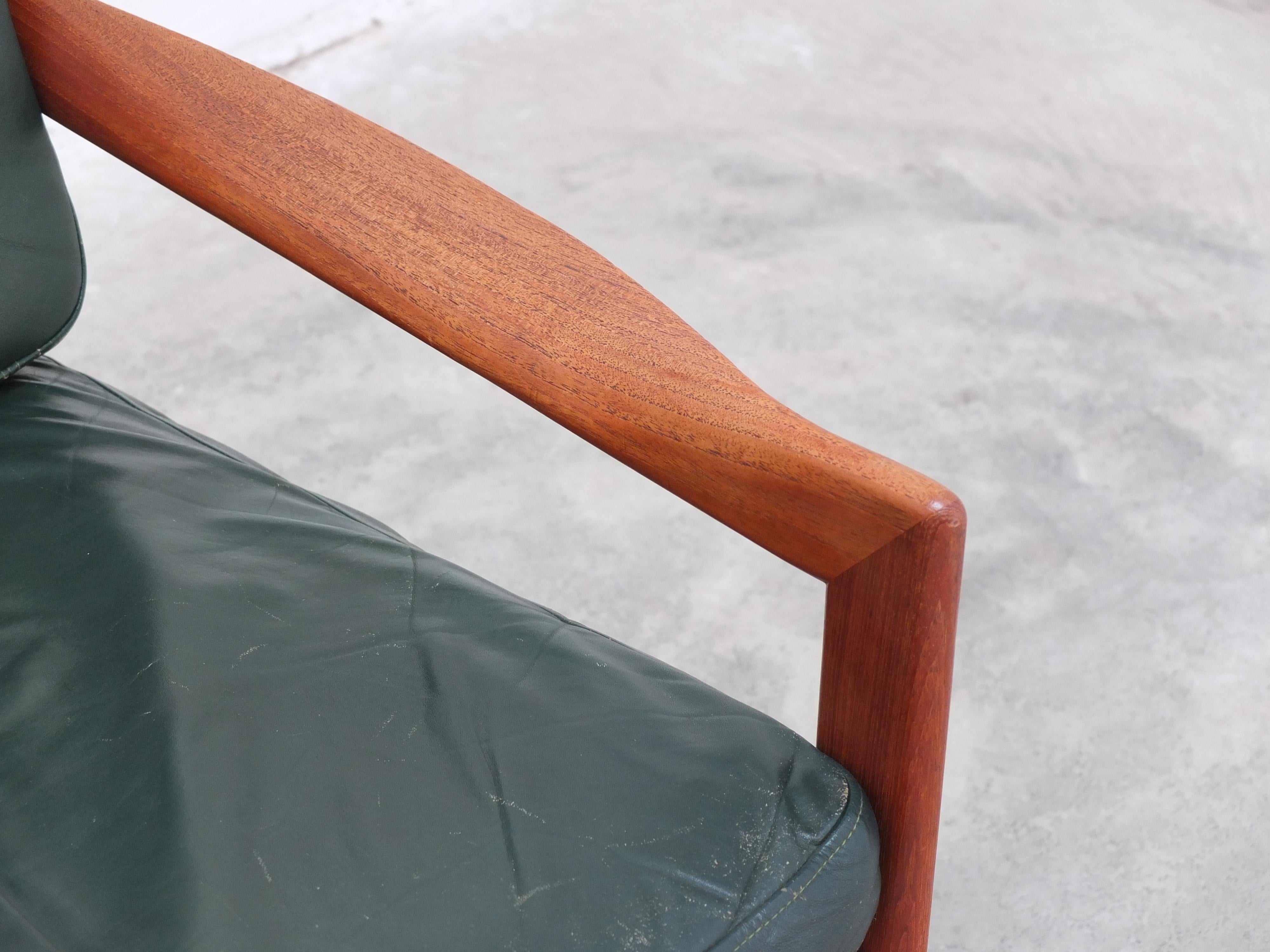 Cuir Paire de fauteuils danois par Illum Wikkelsø pour Niels Eilersen, 1960s en vente