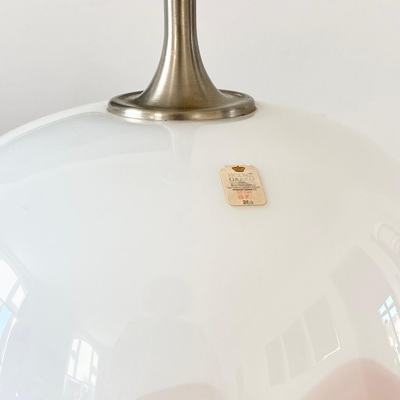 Danish Pair of Sakura Art Glass Lamps by Michael Bang for Holmegaard For Sale 4