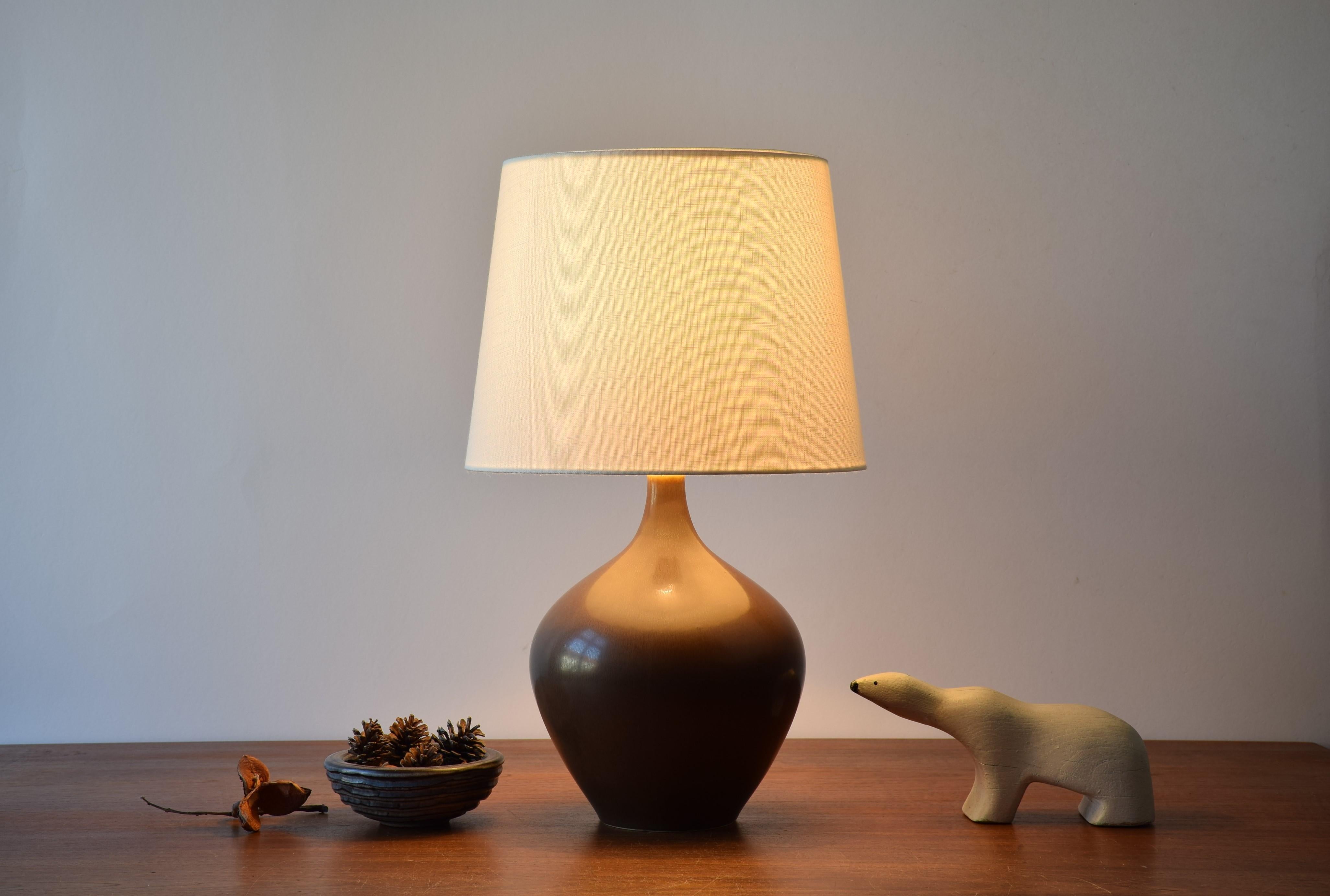 Scandinavian Modern Danish Palshus Tall Table Lamp Brown Haresfur Glaze with Shade, Modern 1950s For Sale