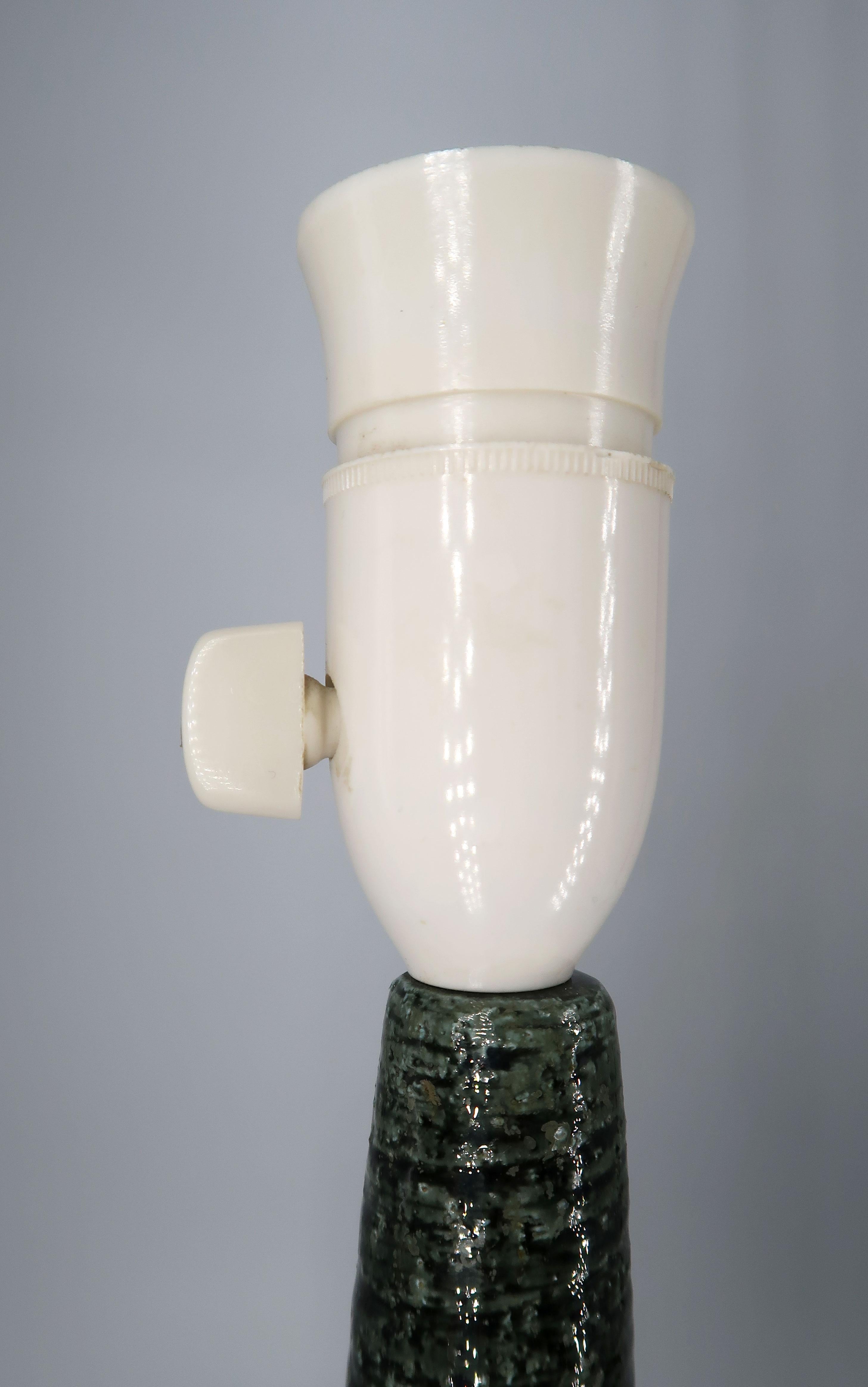 Moderne dänische Palshus-Tischlampe aus grünem Steingut, 1960er Jahre im Angebot 1