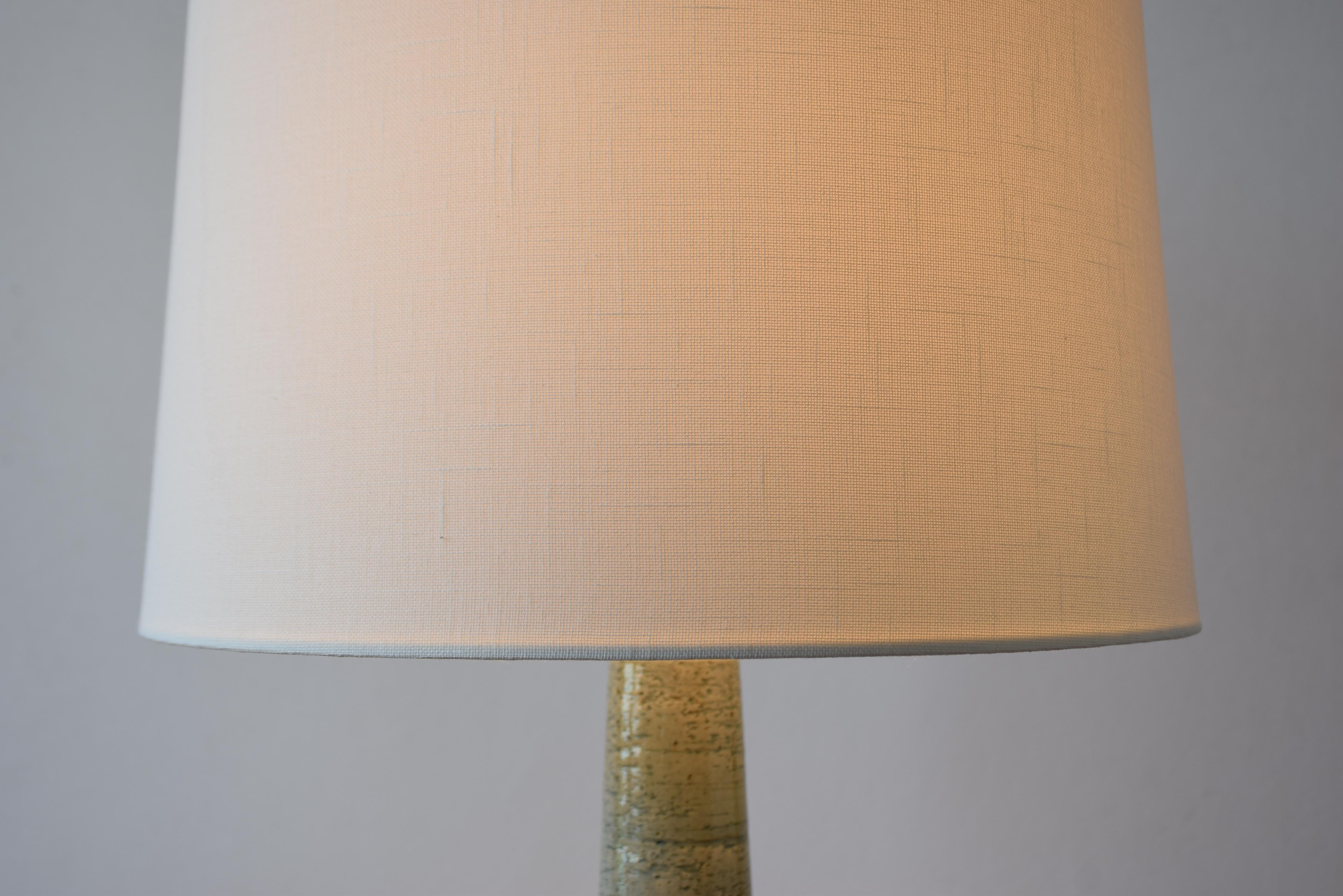 Lampada da tavolo danese Palshus Tall Smalto blu acqua con paralume, ceramica moderna anni '60 in vendita 1
