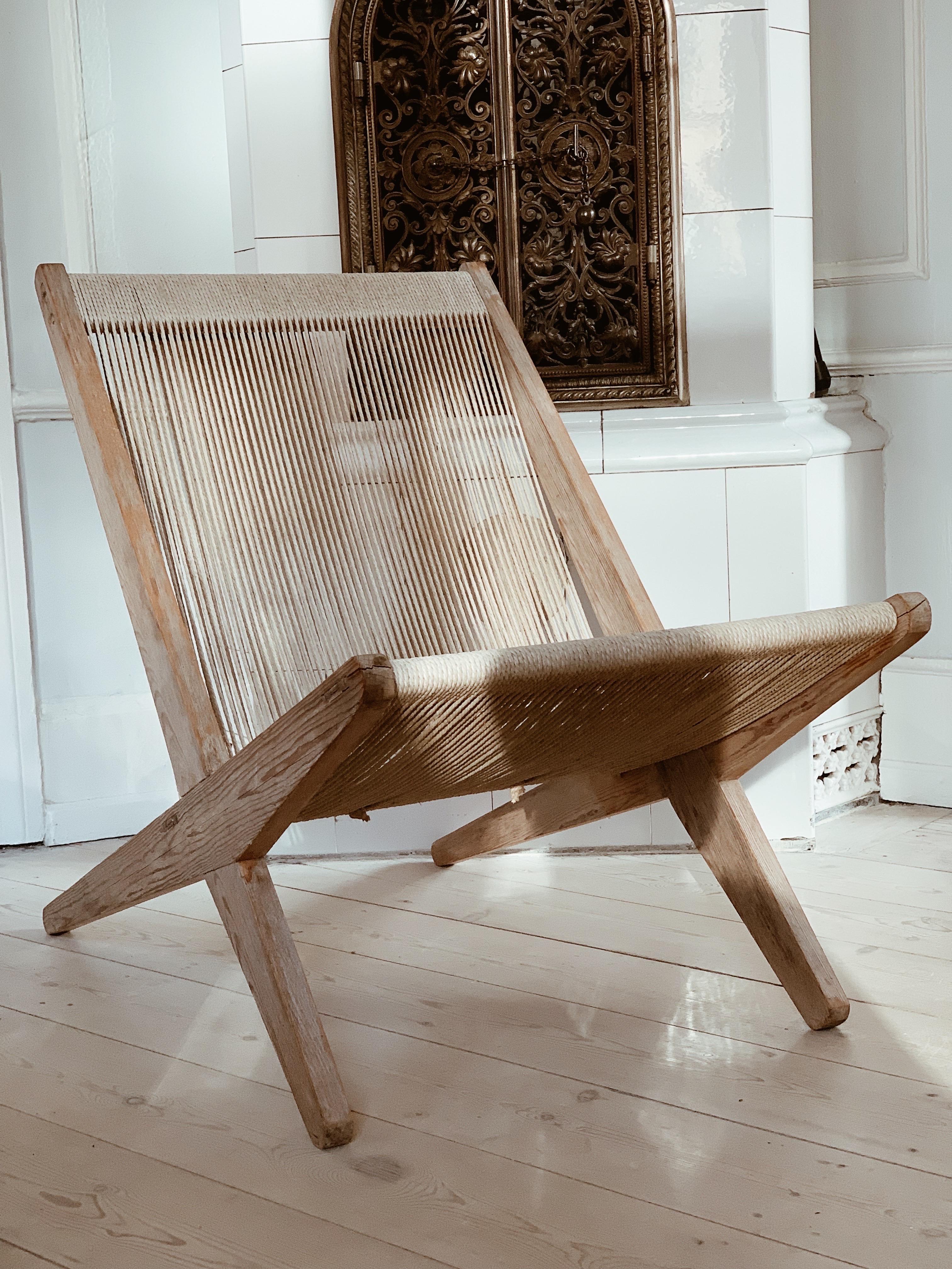 Mid-Century Modern Danish lounge chair in the style of Kjærholm/Høj