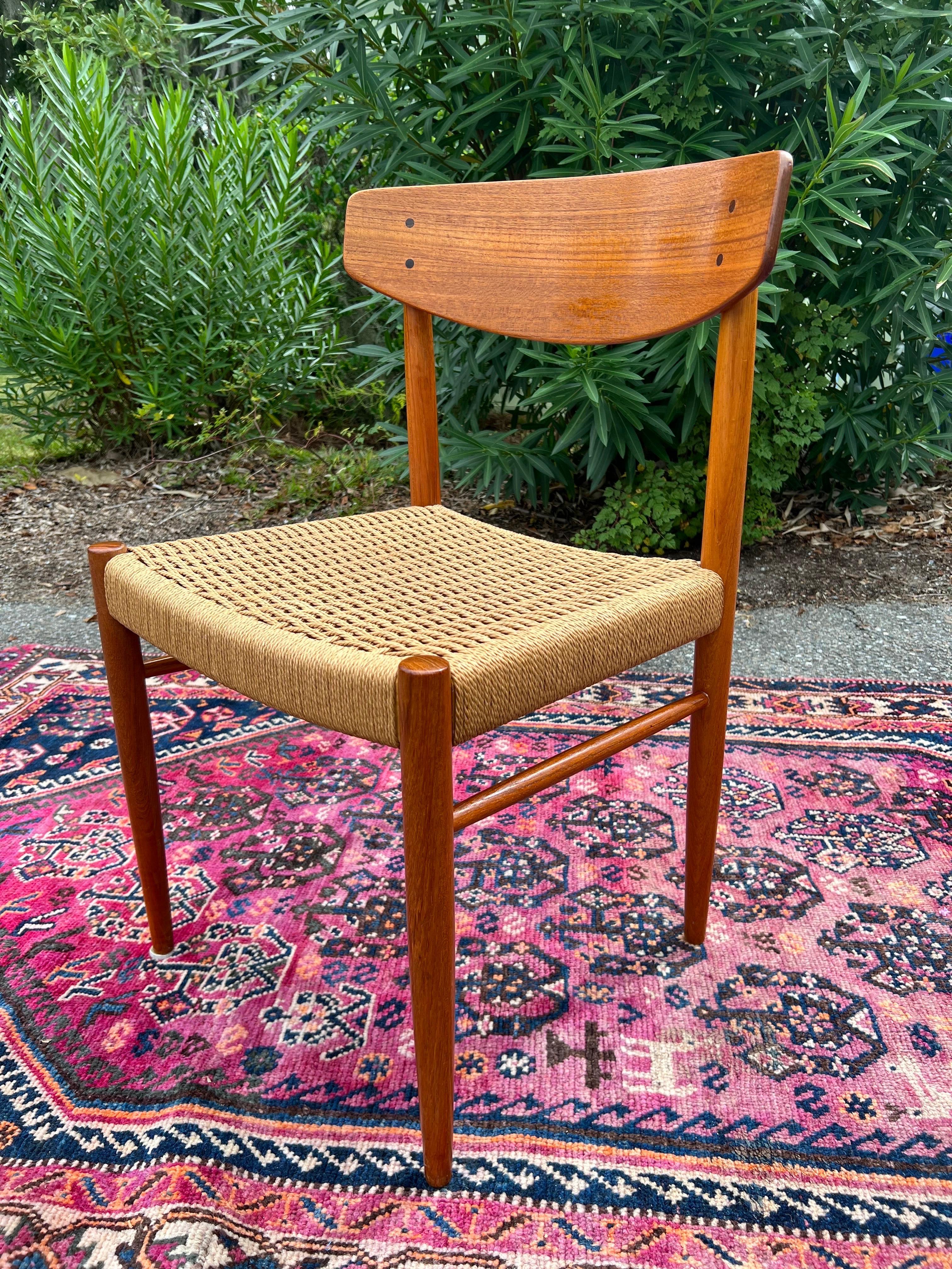 Scandinavian Modern Danish Papercord side Chair by Am Mobler For Sale