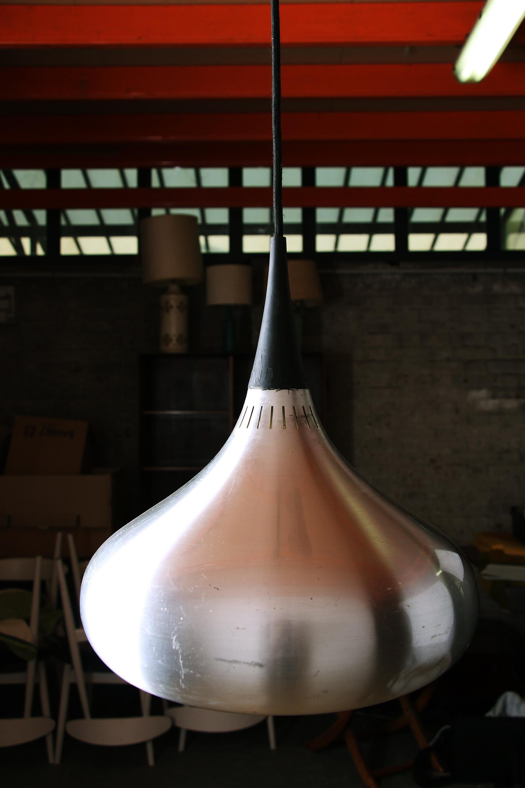 Lampada a sospensione danese in metallo cromato, modello orient, Jo Hammerborg per Fog. in vendita 5