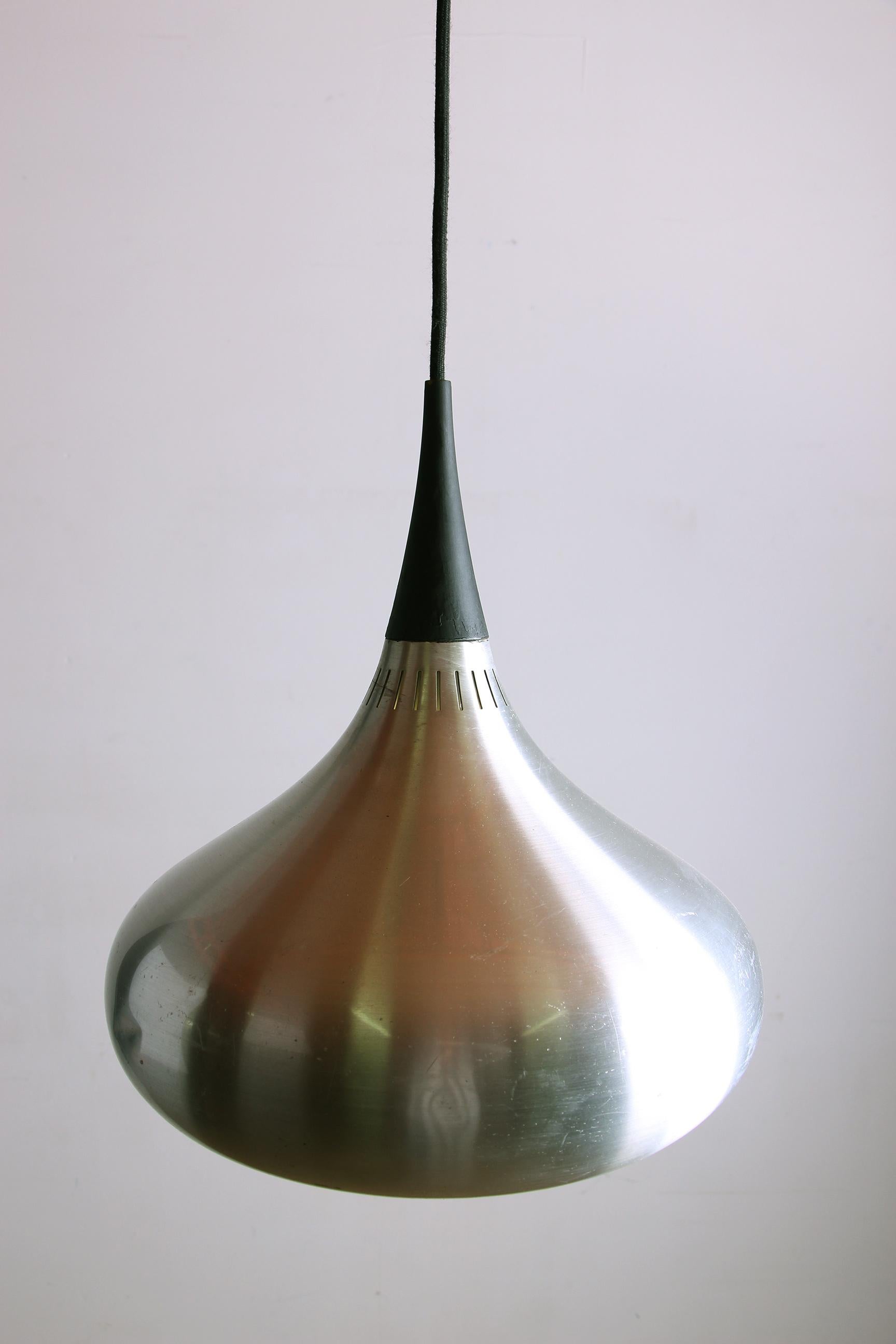 Lampada a sospensione danese in metallo cromato, modello orient, Jo Hammerborg per Fog. in vendita 2