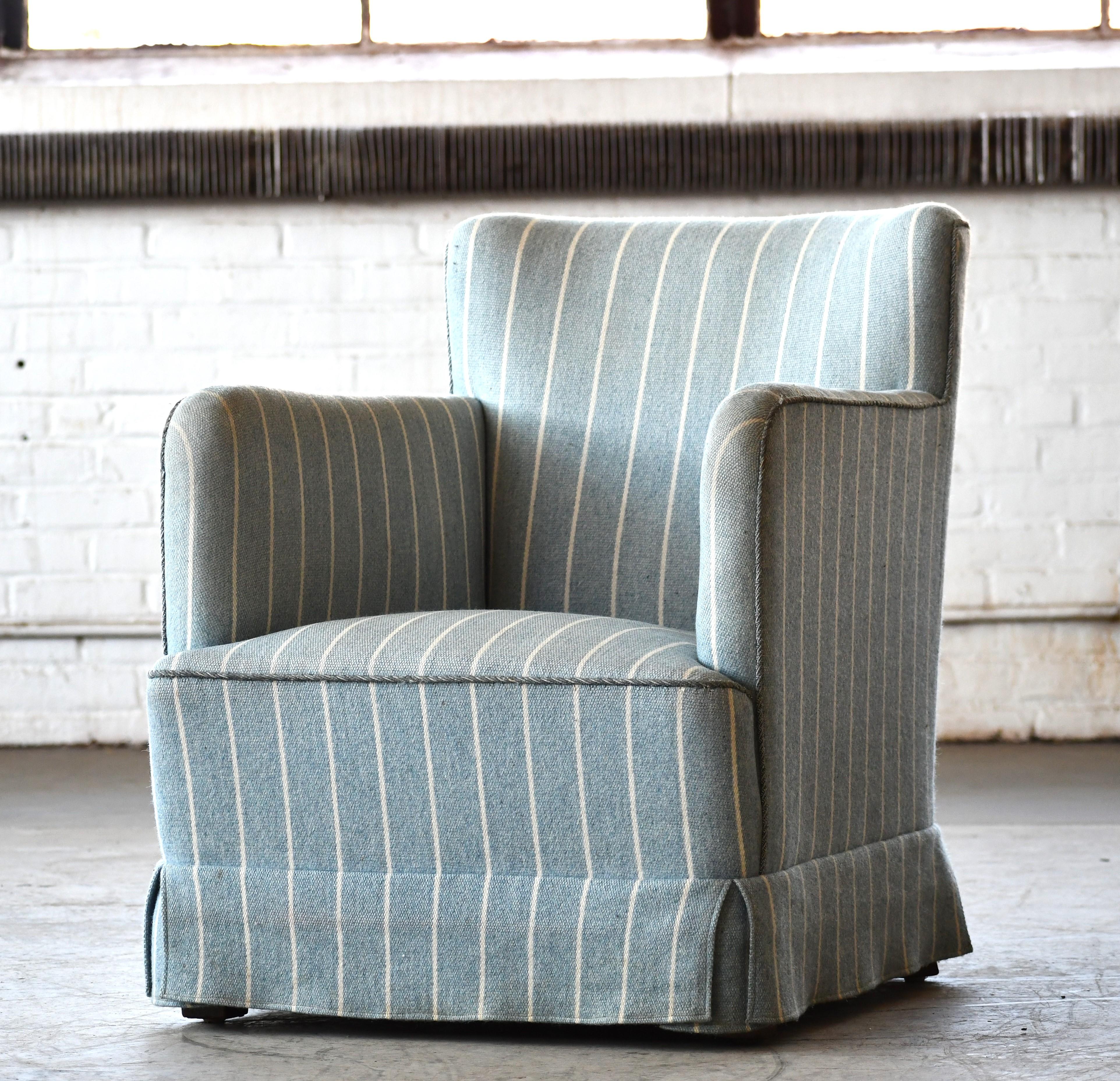 Danish Peter Hvidt Style Lounge Chair in Light Blue Striped Wool In Good Condition For Sale In Bridgeport, CT