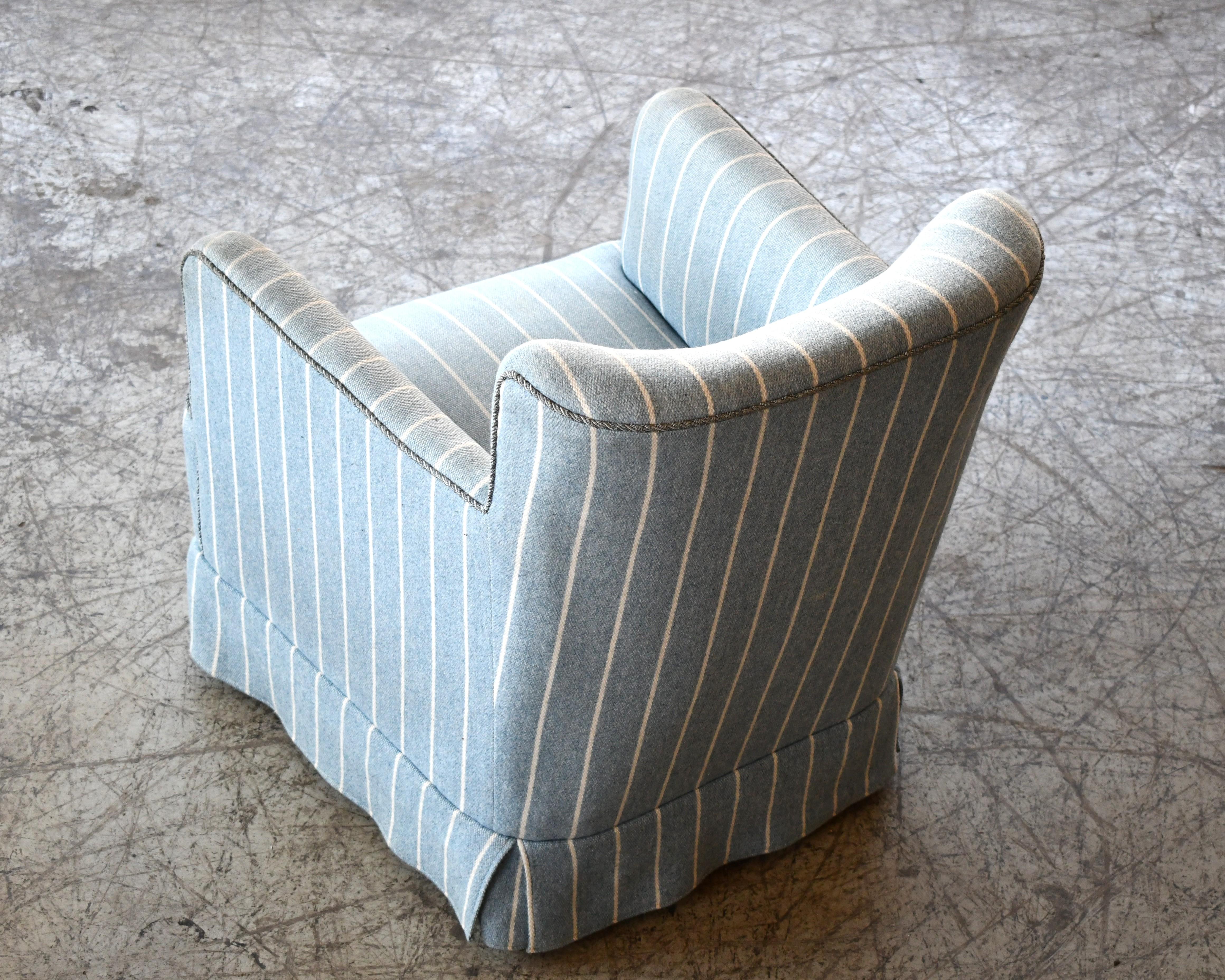 Danish Peter Hvidt Style Lounge Chair in Light Blue Striped Wool For Sale 2