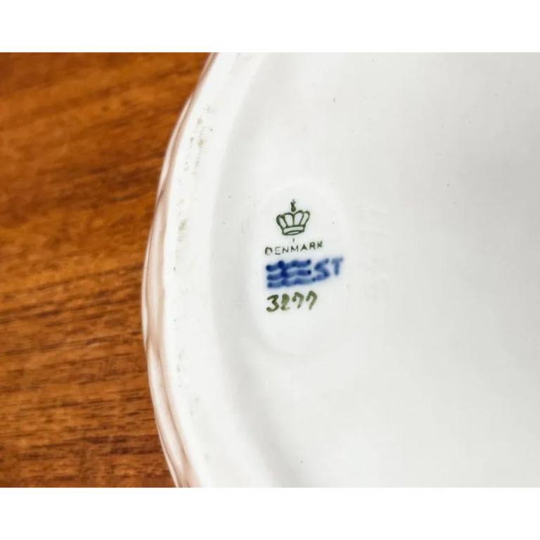 Bol à homard en porcelaine danoise d'Erik Nielsen pour Royal Copenhagen en vente 3