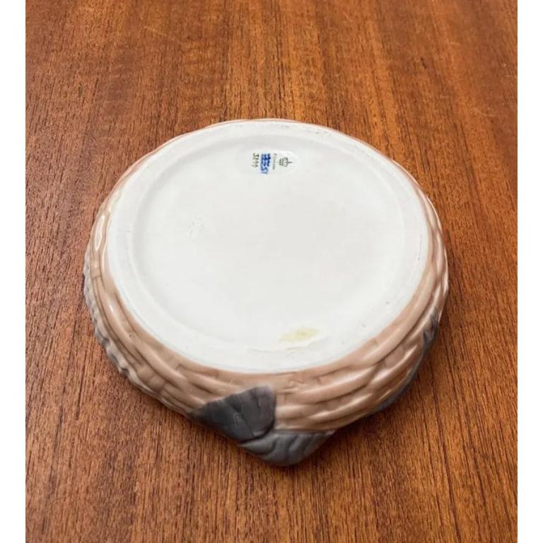 Bol à homard en porcelaine danoise d'Erik Nielsen pour Royal Copenhagen en vente 4