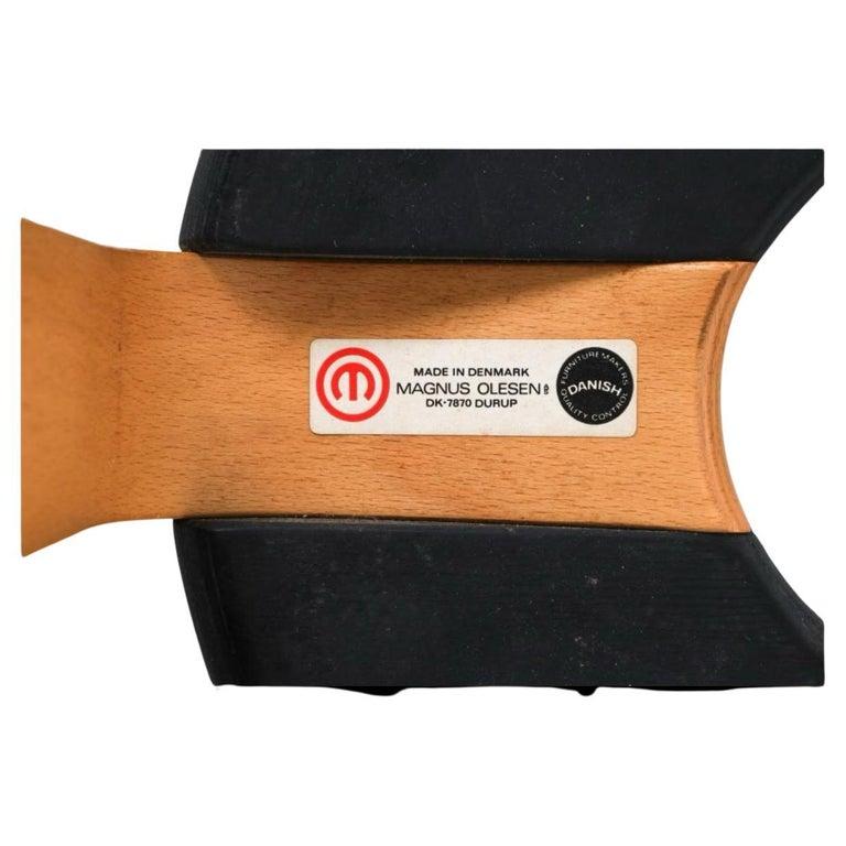 Danois Tabouret danois post-moderne en hêtre courbé de Magnus Olesen en vente