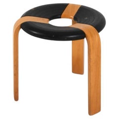 Tabouret danois post-moderne en hêtre courbé de Magnus Olesen