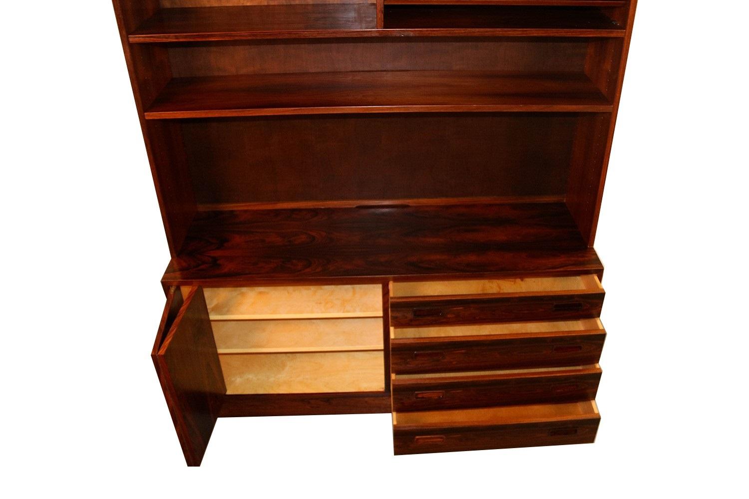 Danish Poul Hundevad Midcentury Rosewood Cabinet Hutch In Good Condition In Baltimore, MD