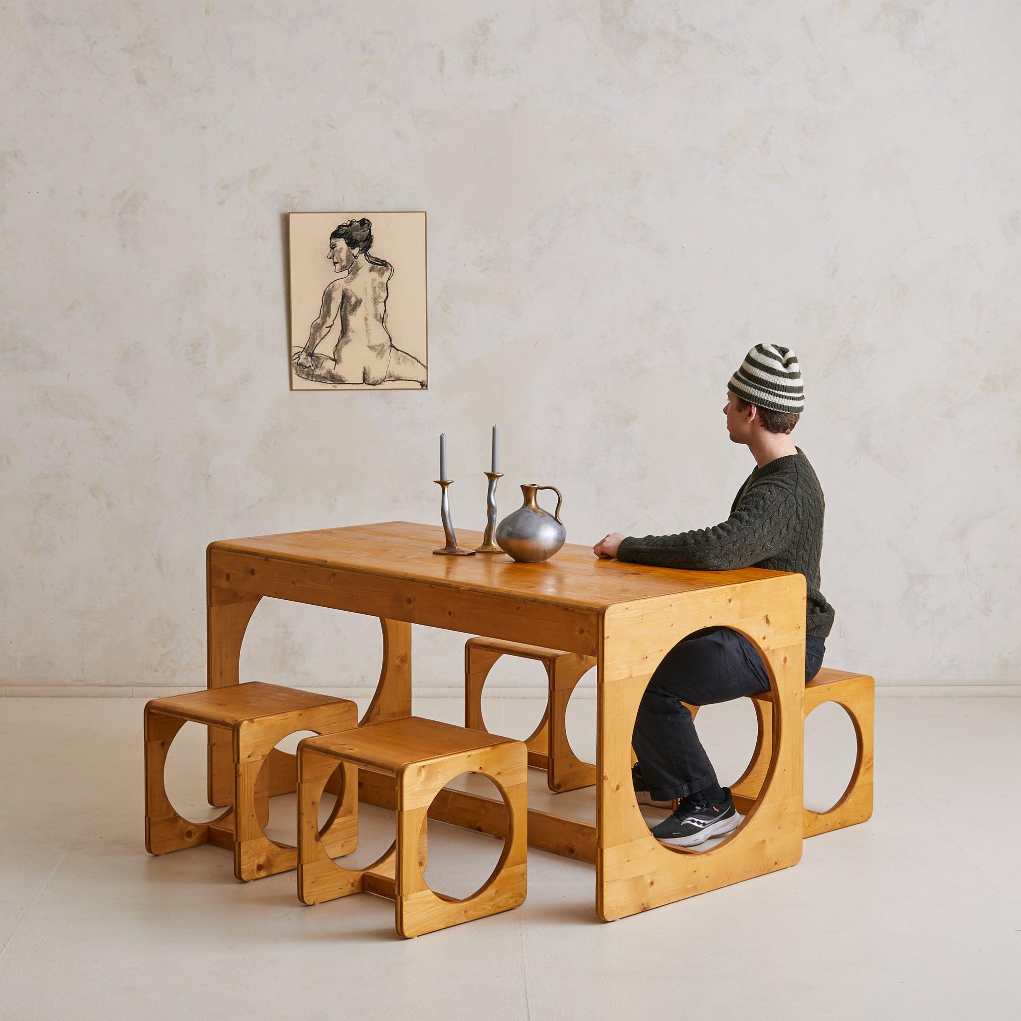 Danish Prototype Pine Dining Table with Four Nesting Stools, 1970s In Good Condition For Sale In Chicago, IL