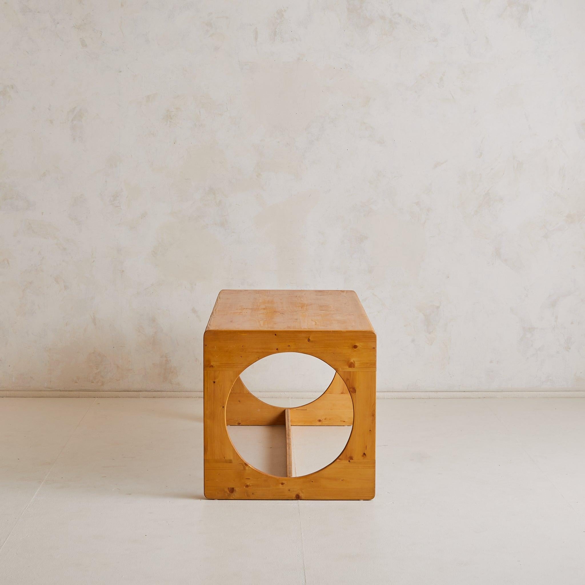 Danish Prototype Pine Dining Table with Four Nesting Stools, 1970s For Sale 1