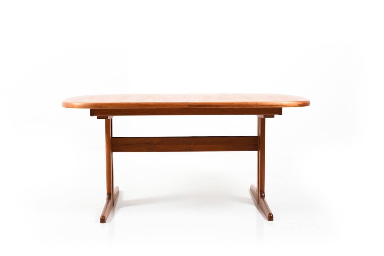 Scandinavian Modern Danish Quality Dining Table in Solid Teak For Sale