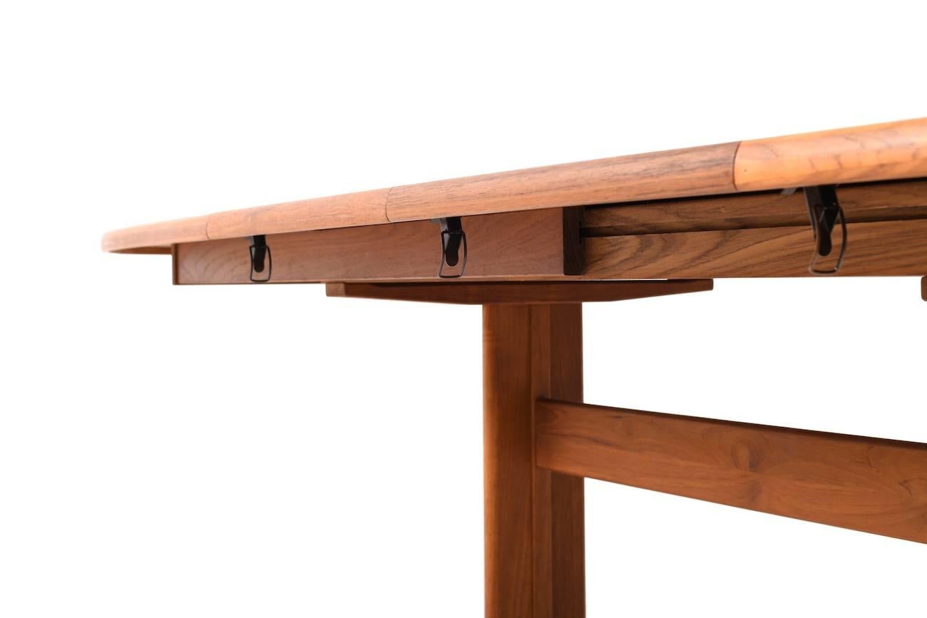 Late 20th Century Danish Quality Dining Table in Solid Teak For Sale