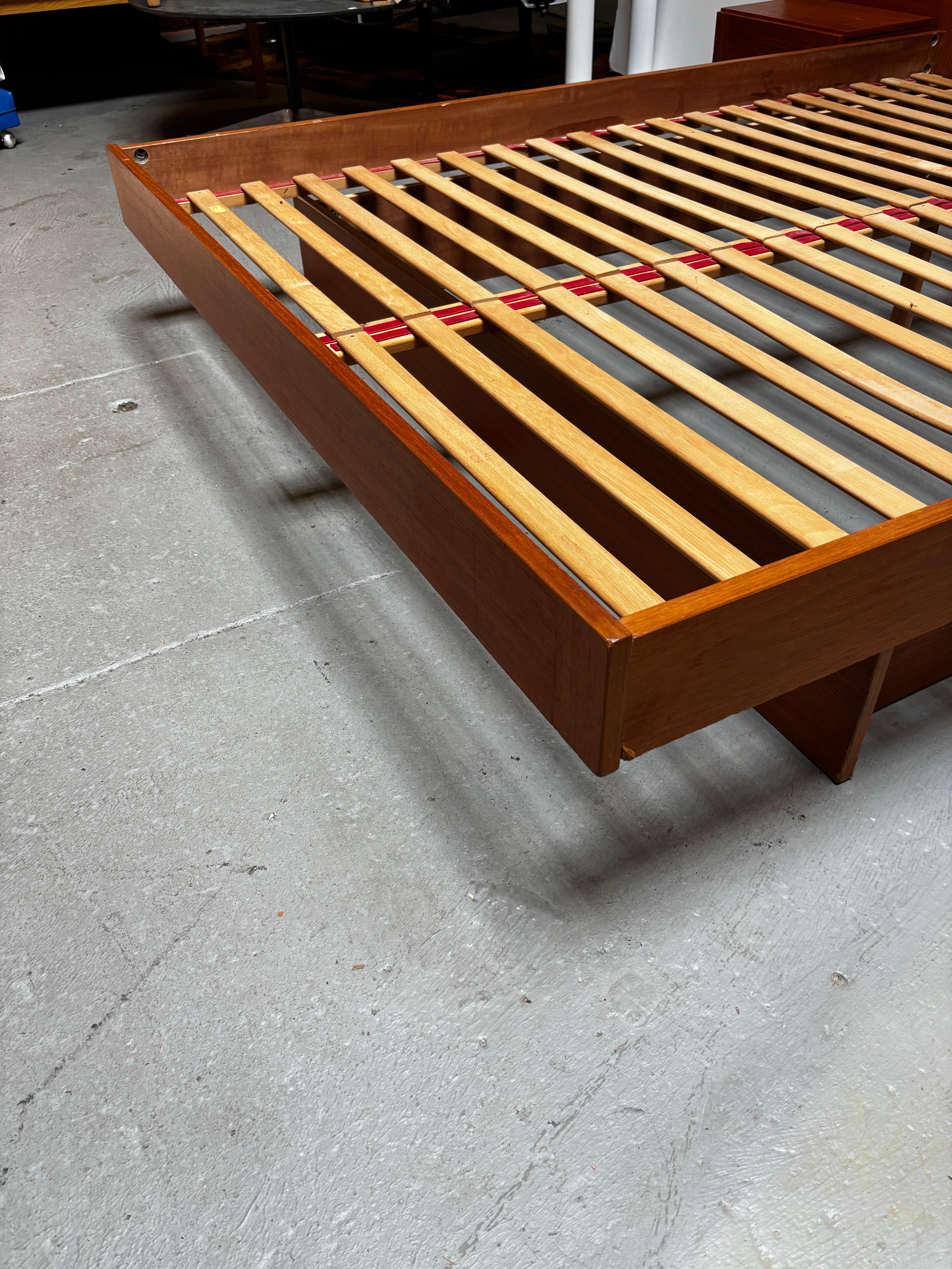 Letto a piattaforma danese Queen Size di Sannemmans MobelFabrik In condizioni buone in vendita a Philadelphia, PA
