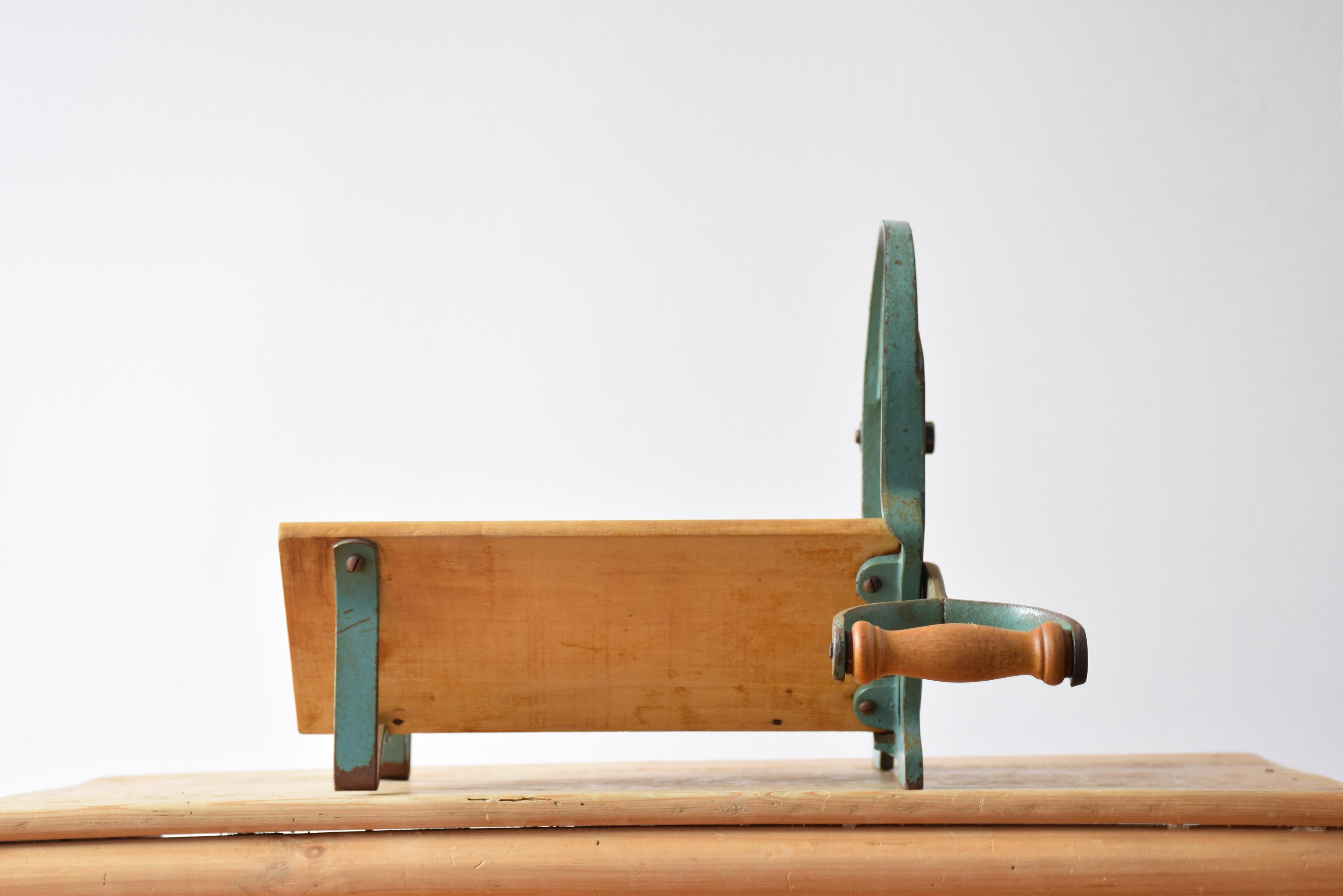 1920s bread slicer