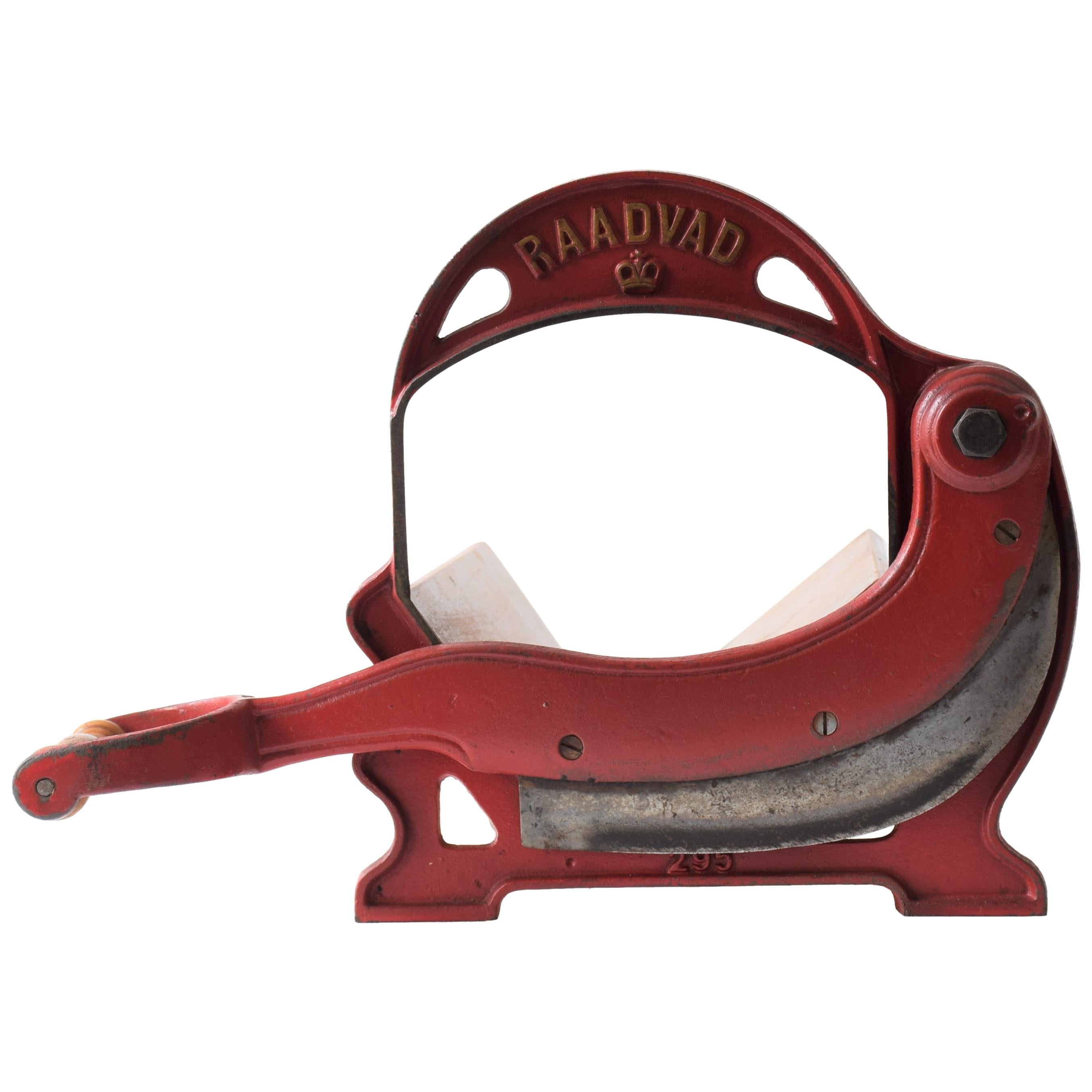 Trancheur à pain danois Raadvad de style Art Nouveau en rouge avec une superbe Patina, années 1920