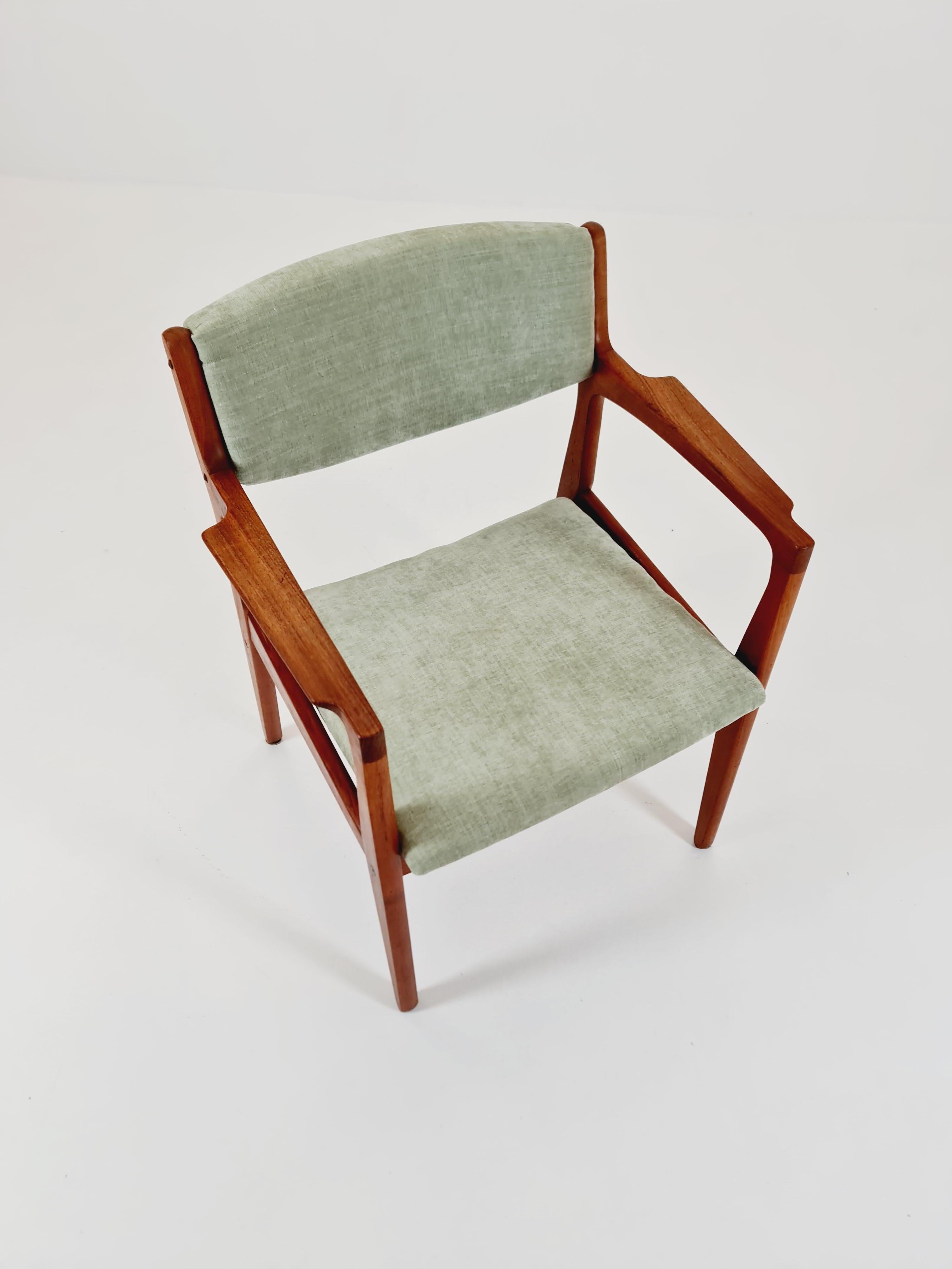 Rara poltrona danese in teak di Erik Buch per Orum  , 1960s in vendita 5