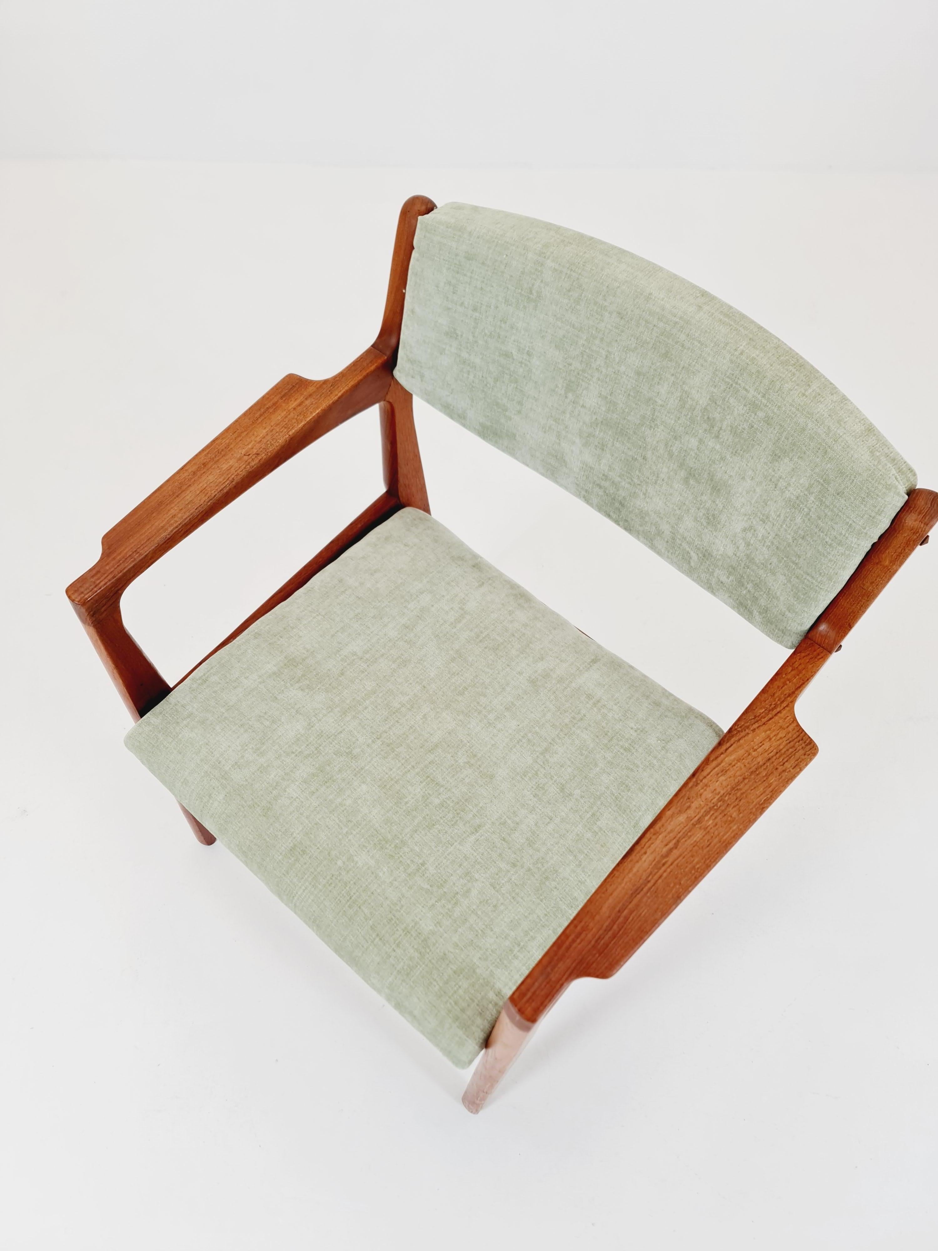 Metà XX secolo Rara poltrona danese in teak di Erik Buch per Orum  , 1960s in vendita