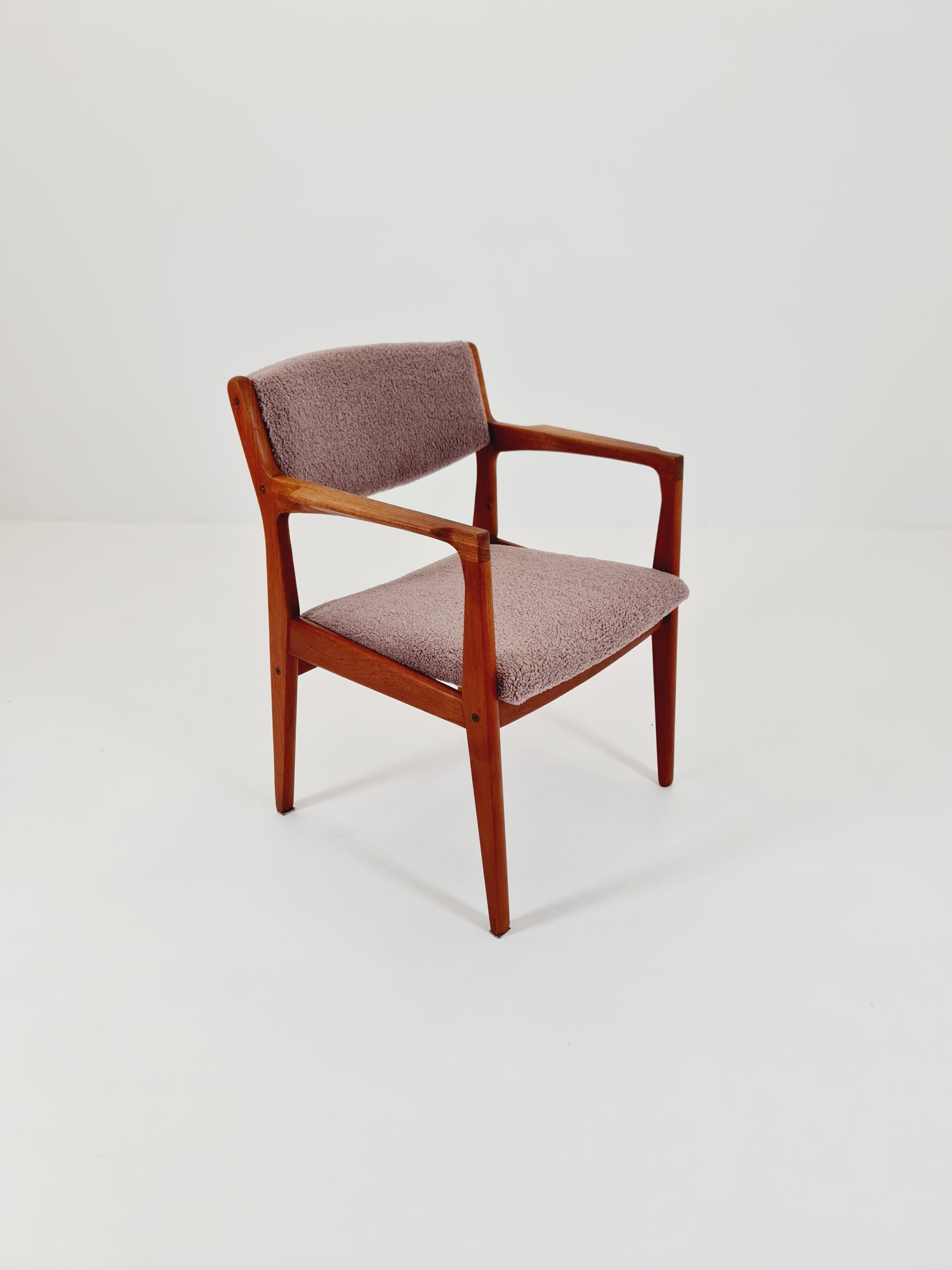 Tessuto Rara poltrona danese in teak di Erik Buch per Orum  , 1960s in vendita