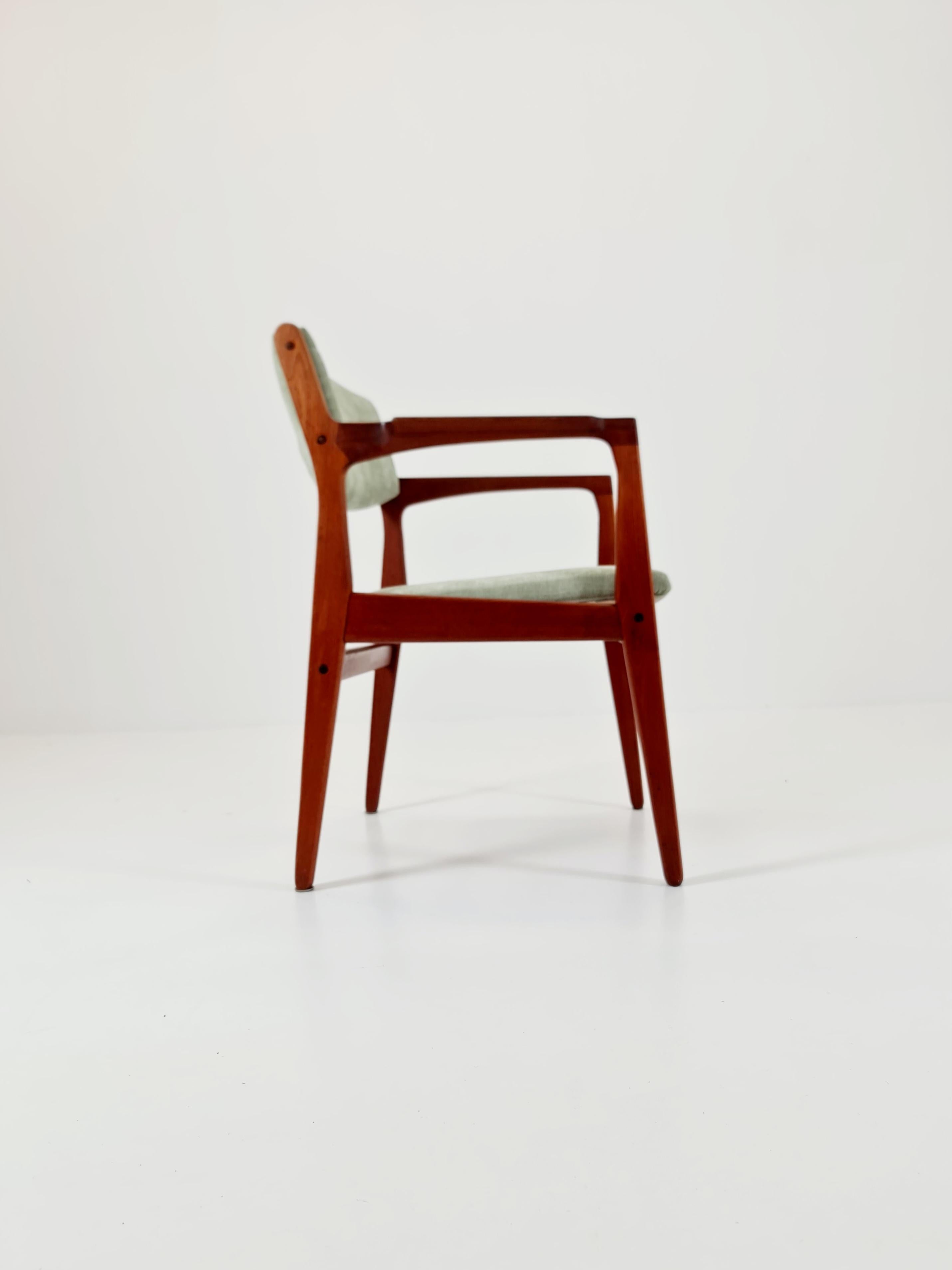 Tessuto Rara poltrona danese in teak di Erik Buch per Orum  , 1960s in vendita