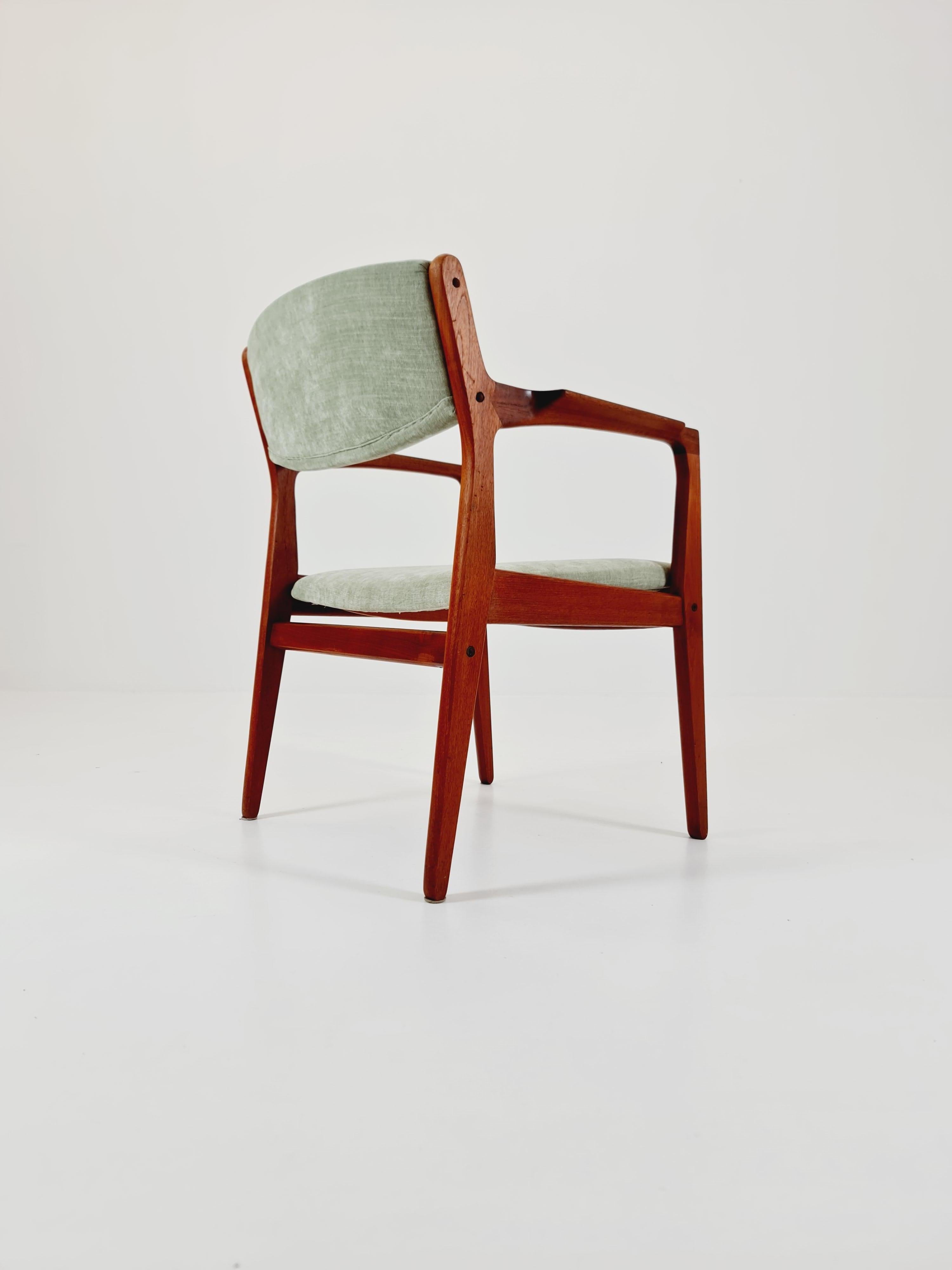 Rara poltrona danese in teak di Erik Buch per Orum  , 1960s in vendita 1