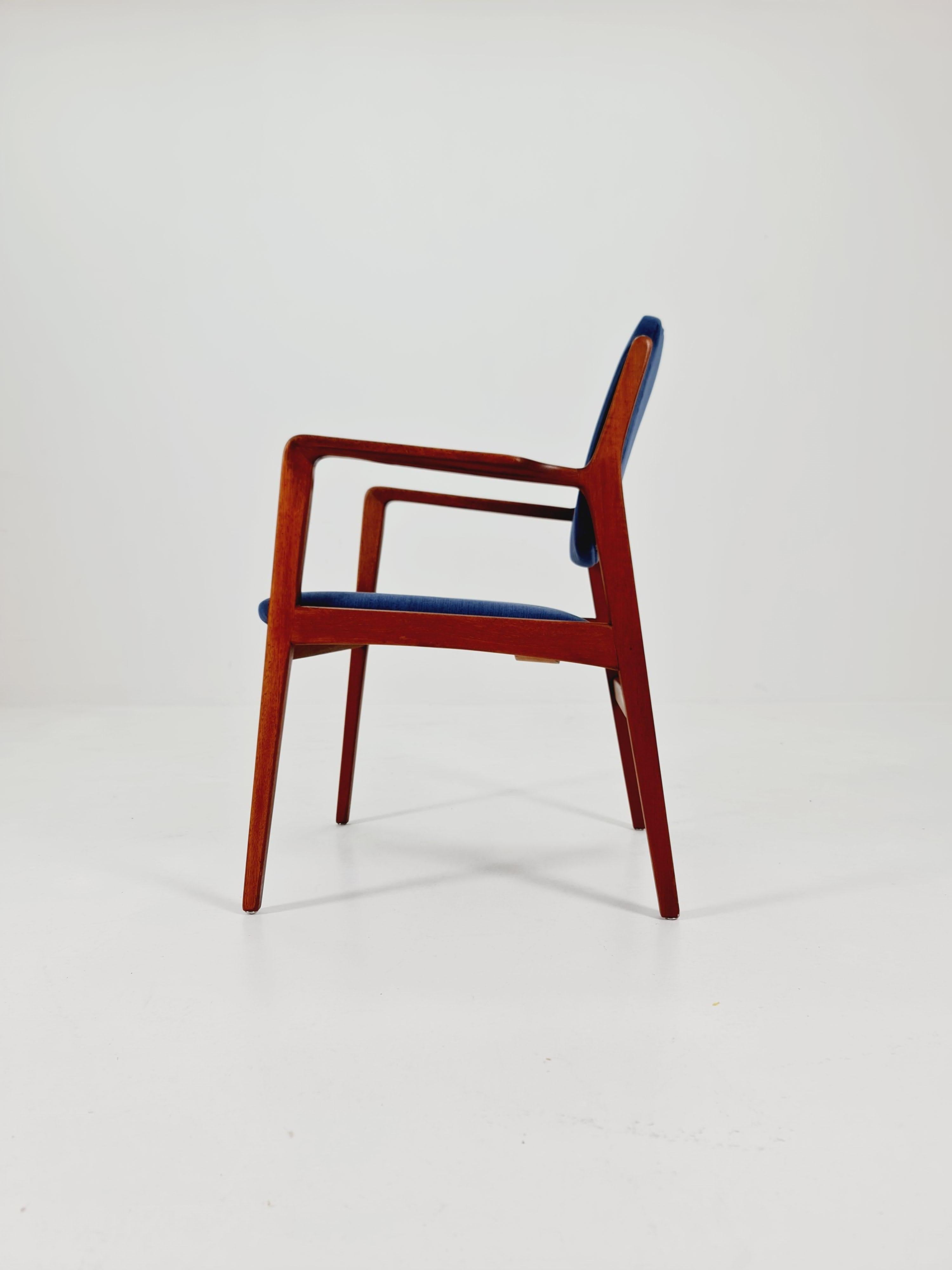 Mid-Century Modern Rare fauteuil danois en teck par Wilkhan  , 1960s en vente