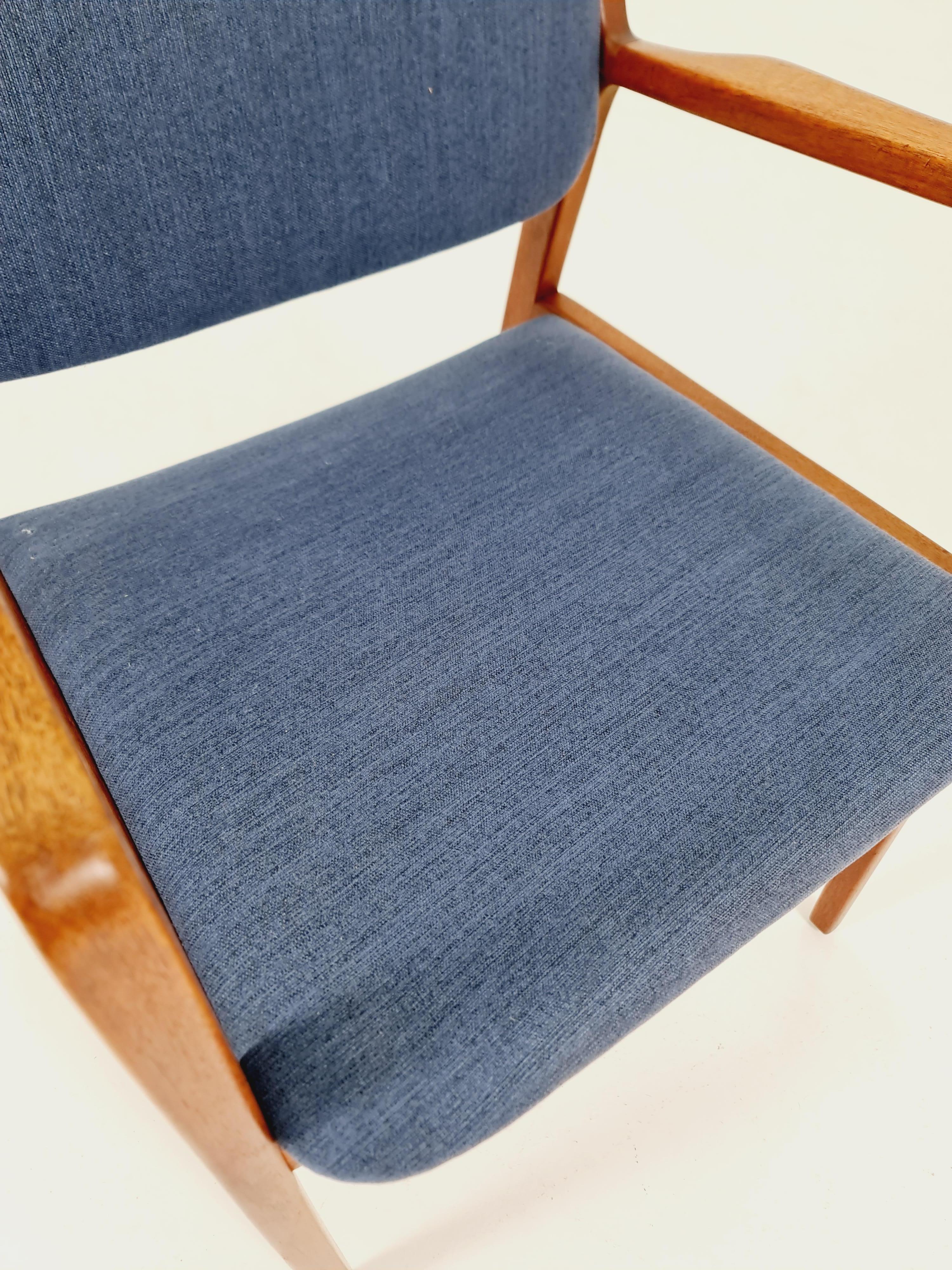 Rare fauteuil danois en teck par Wilkhan  , 1960s en vente 2