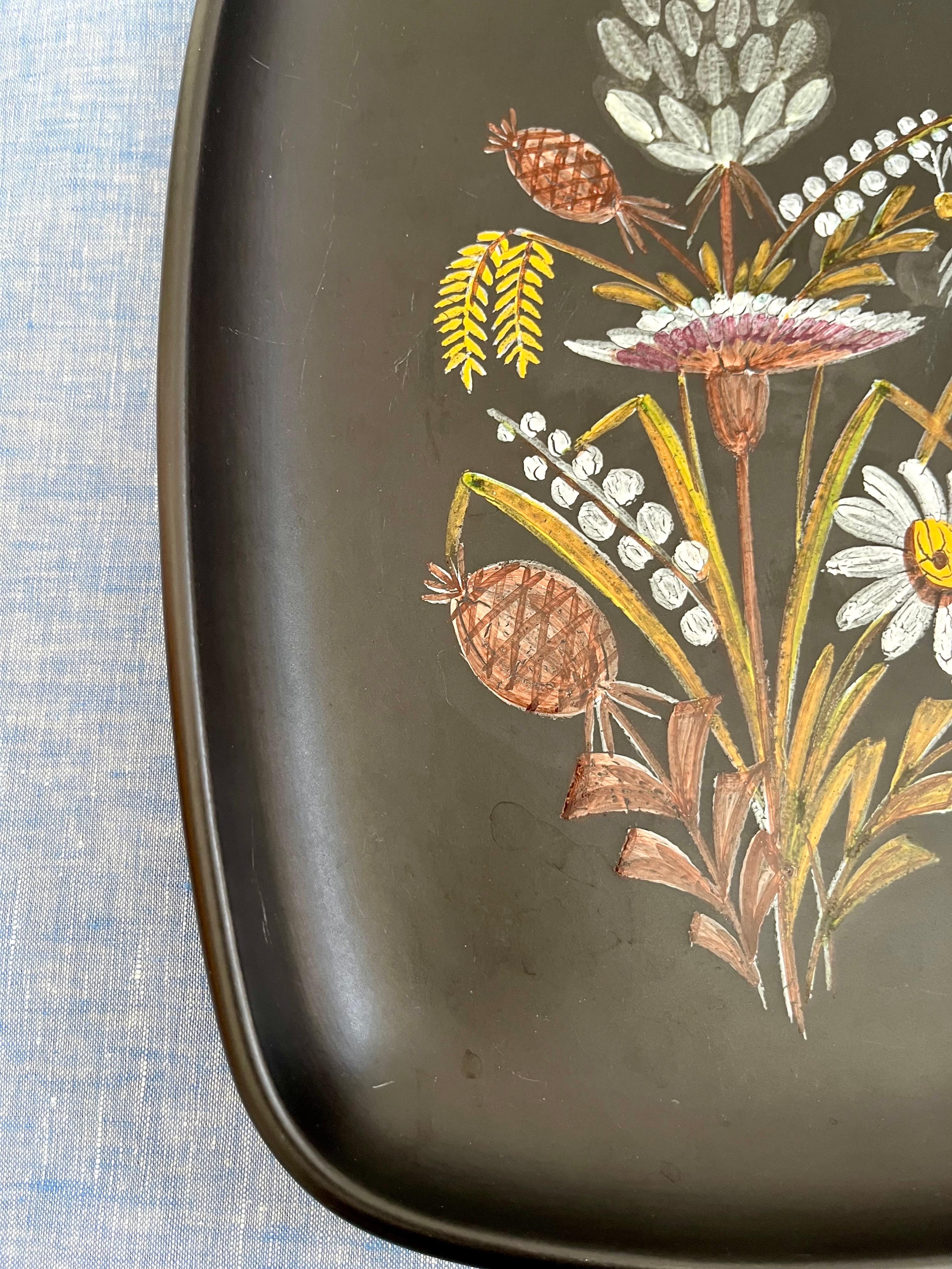 Céramique Plat danois Ravnild du milieu du siècle dernier avec décorations florales, années 1960 en vente