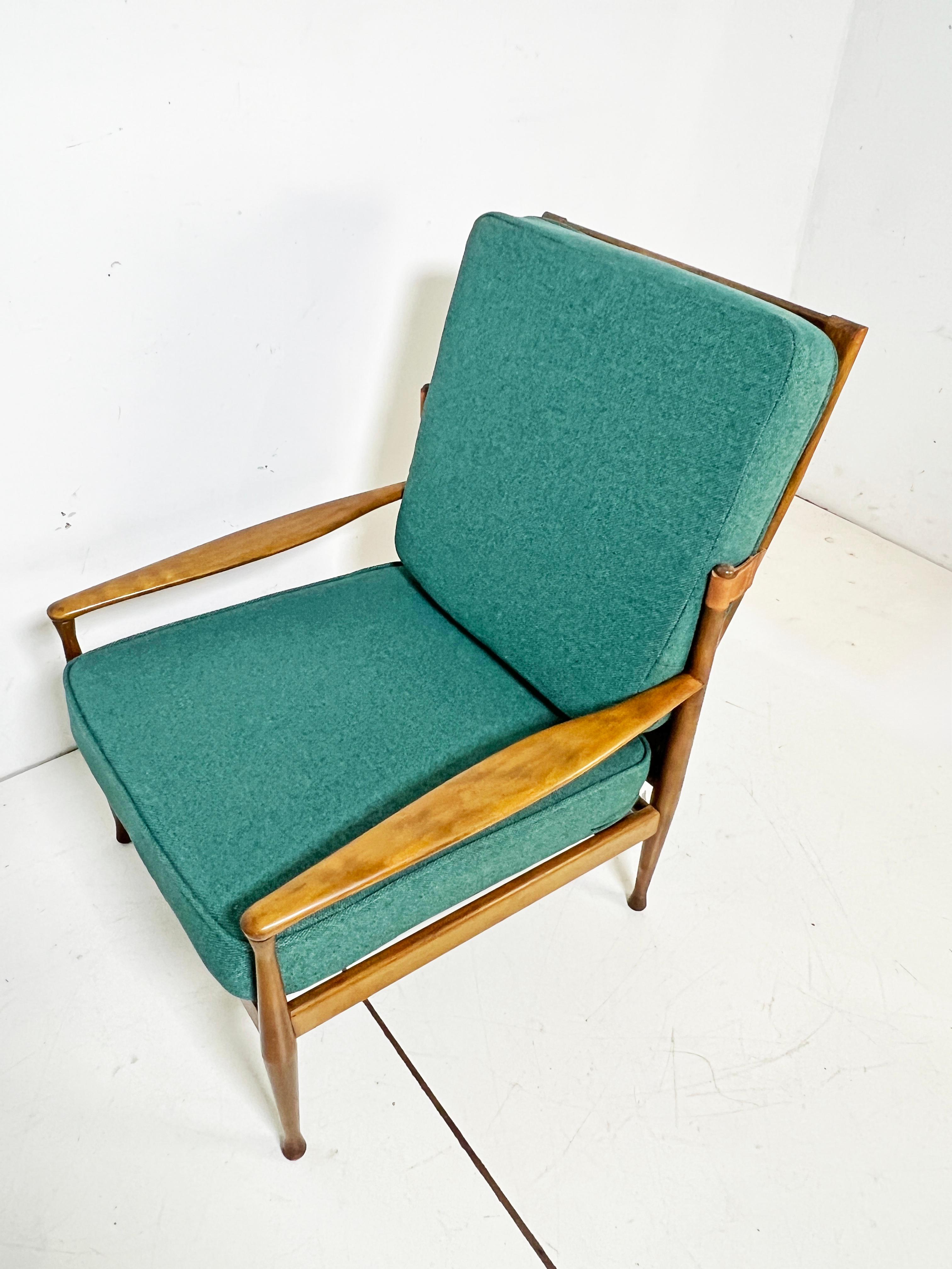 Danish Reclining Lounge Chair and Ottoman, Circa 1960s (Leder) im Angebot