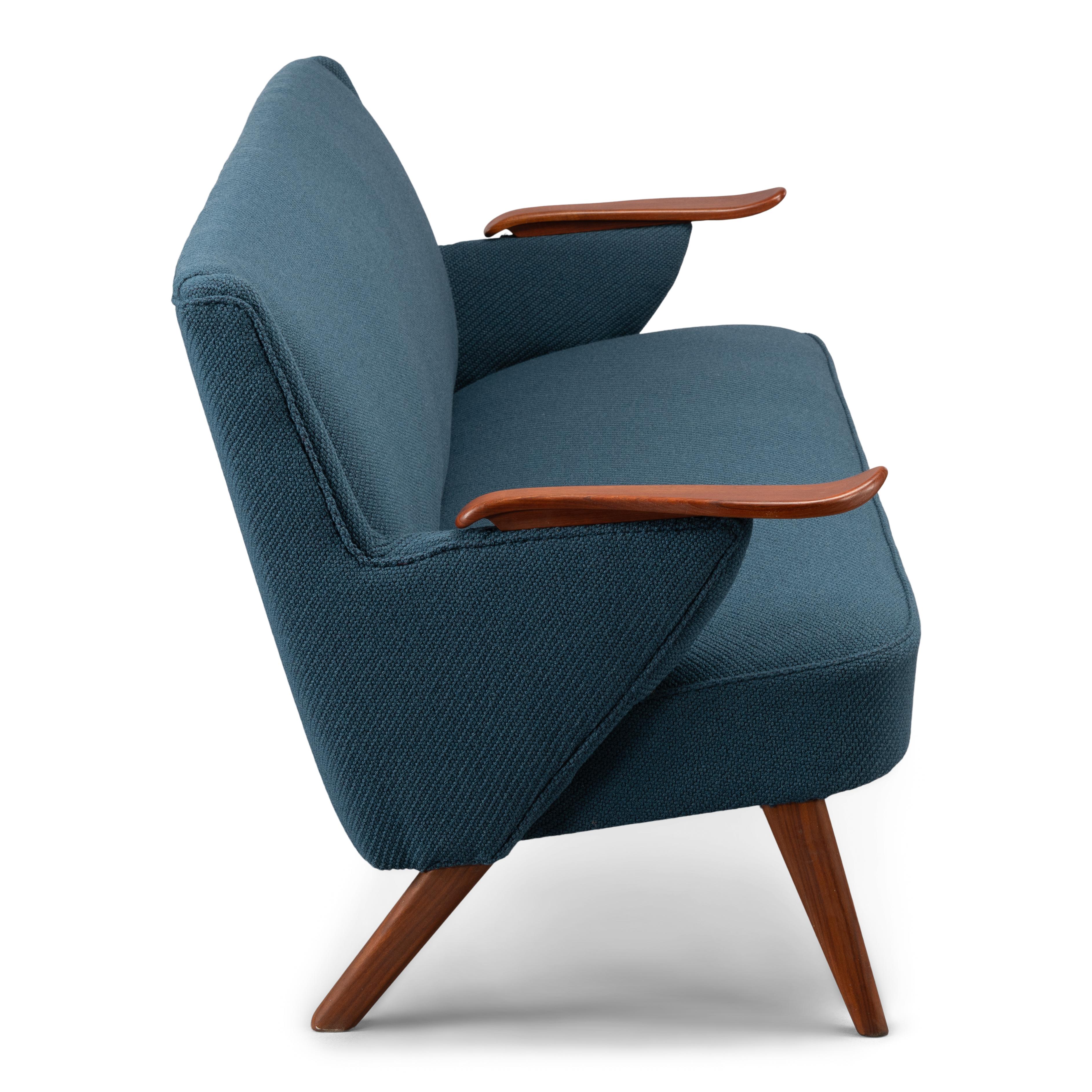 Danish Reupholstered Blue Design Sofa, Johannes Andersen for CFC Silkeborg 1960s In Good Condition In Elshout, NL