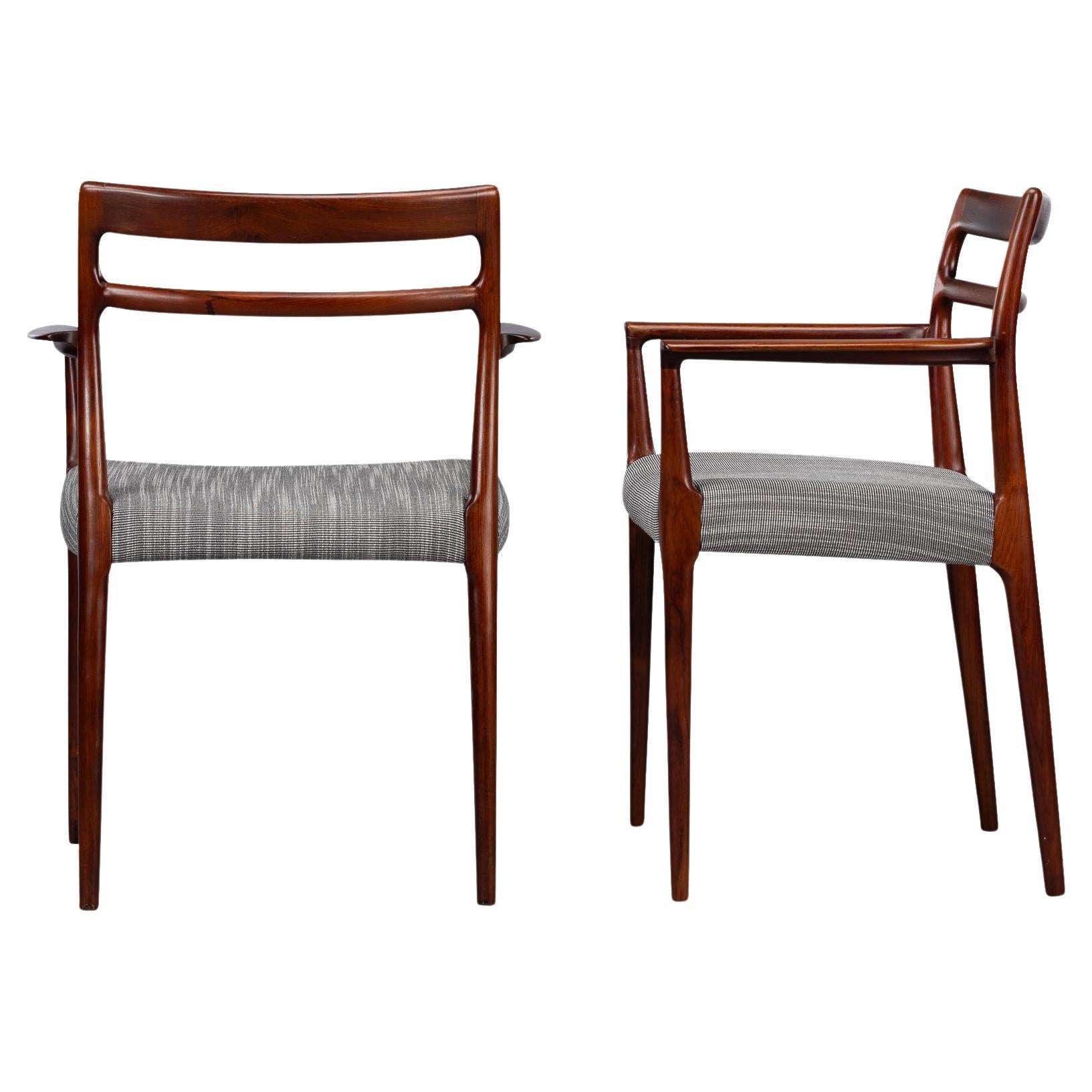 Dining chair by Erling torvits
A set of two armchairs made by Erling Torvits for Soro Stolefabrik in beautiful rosewood. All chairs are marked with the Soro Stolefabrik stamp on the underside of the seat. We have had these beautiful chairs