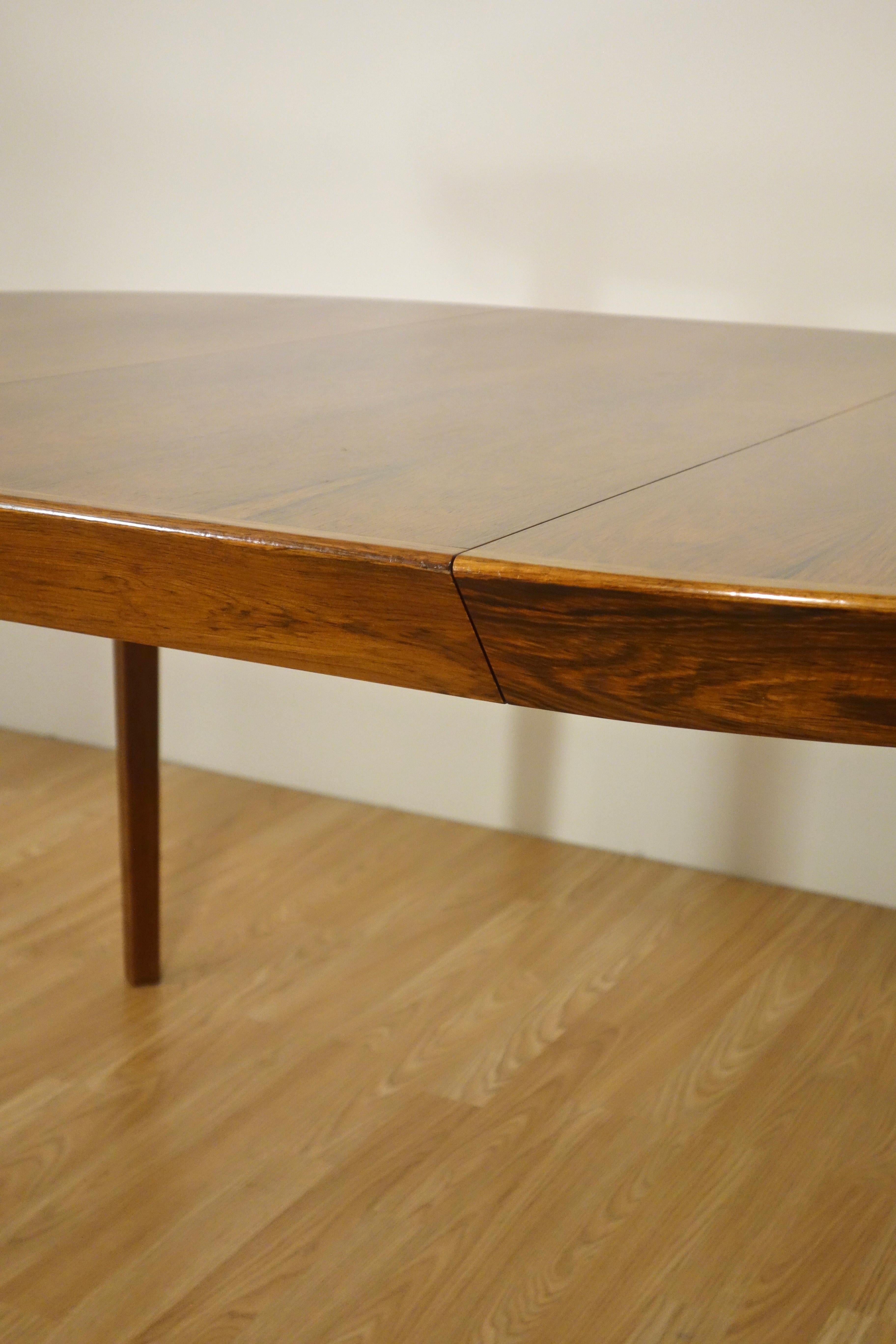 Table de salle à manger danoise en palissandre de Rio par Ole Hald pour Gudme Møbelfabrik, années 1960 en vente 4