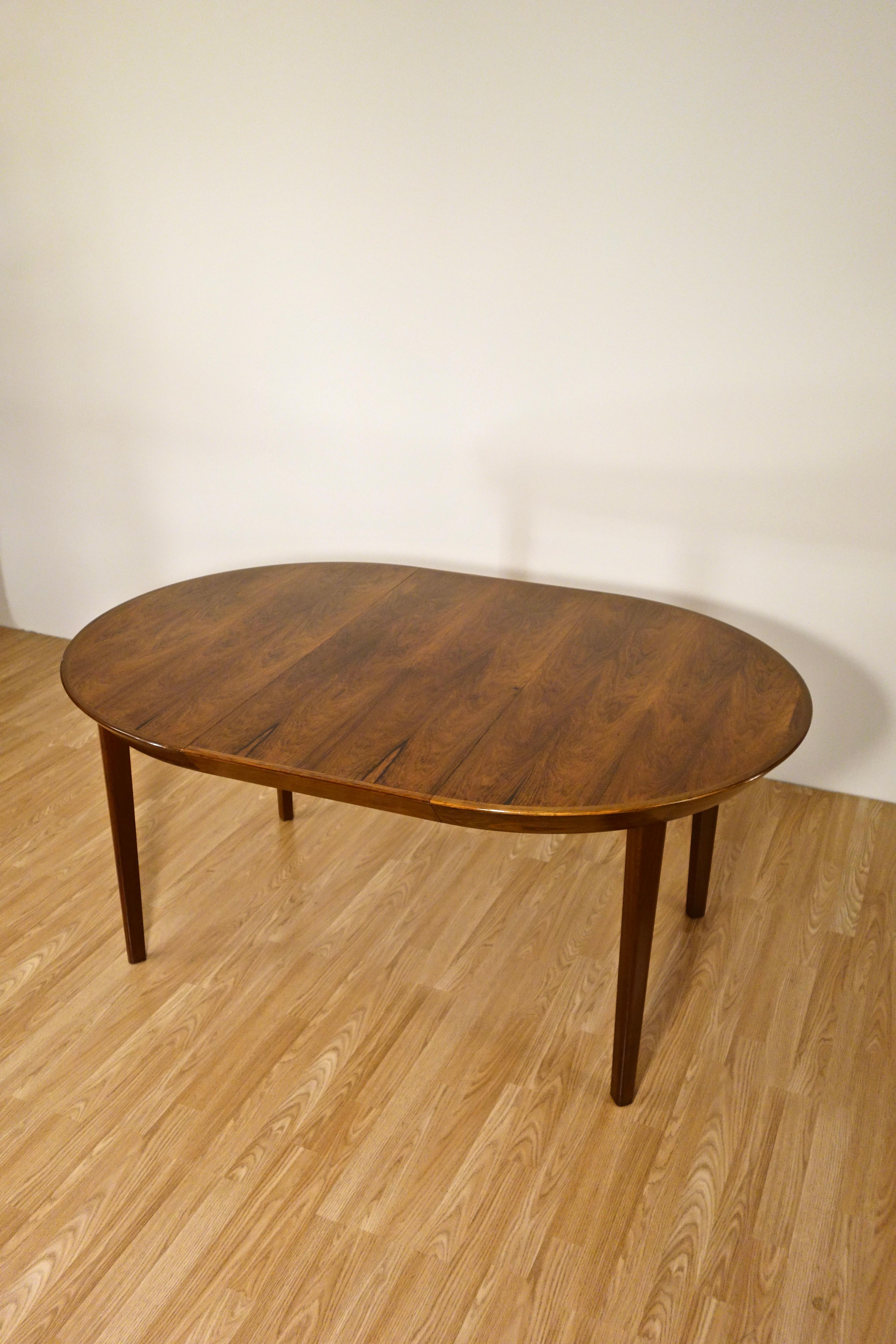 Huilé Table de salle à manger danoise en palissandre de Rio par Ole Hald pour Gudme Møbelfabrik, années 1960 en vente