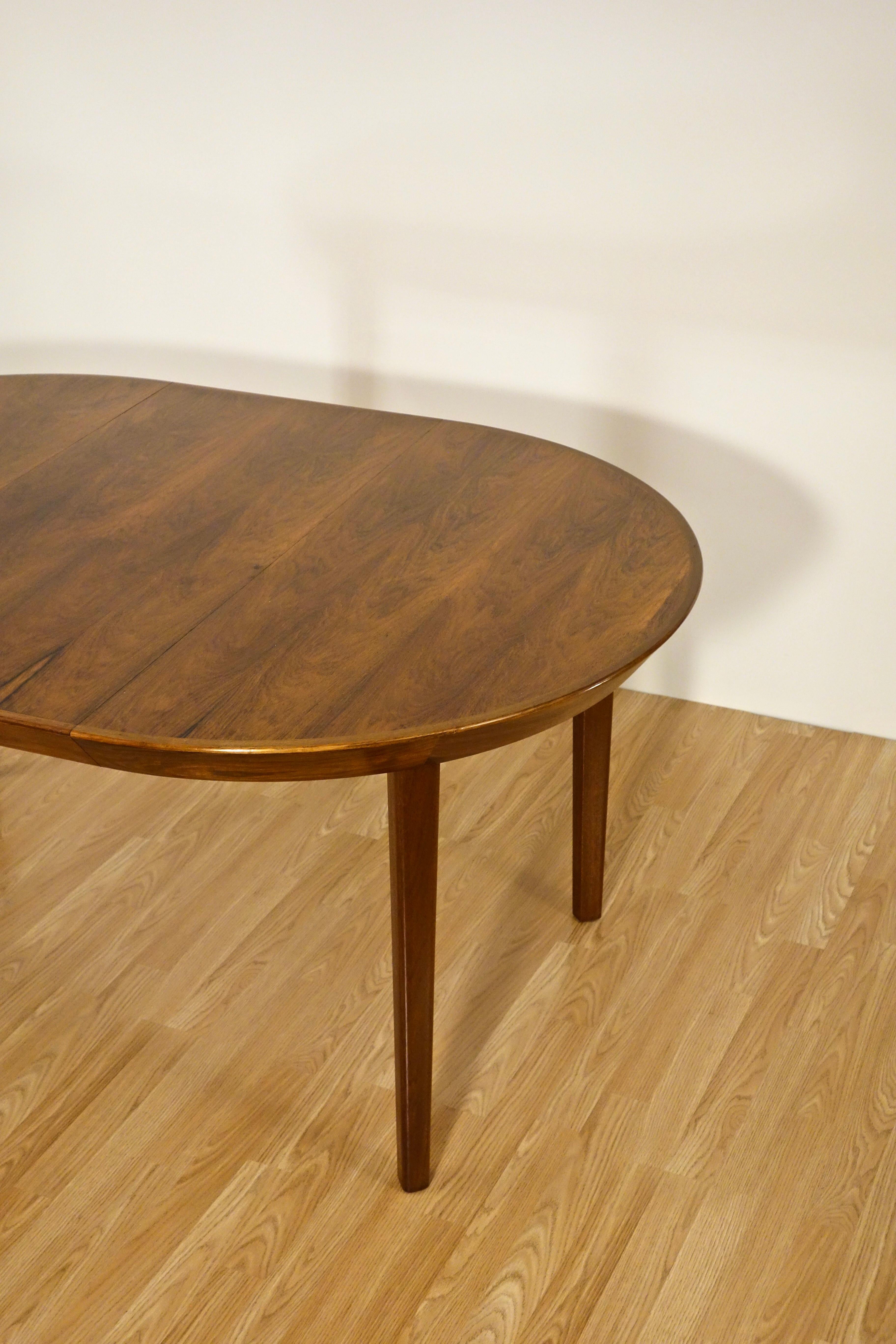 Table de salle à manger danoise en palissandre de Rio par Ole Hald pour Gudme Møbelfabrik, années 1960 Bon état - En vente à VILLEURBANNE, FR