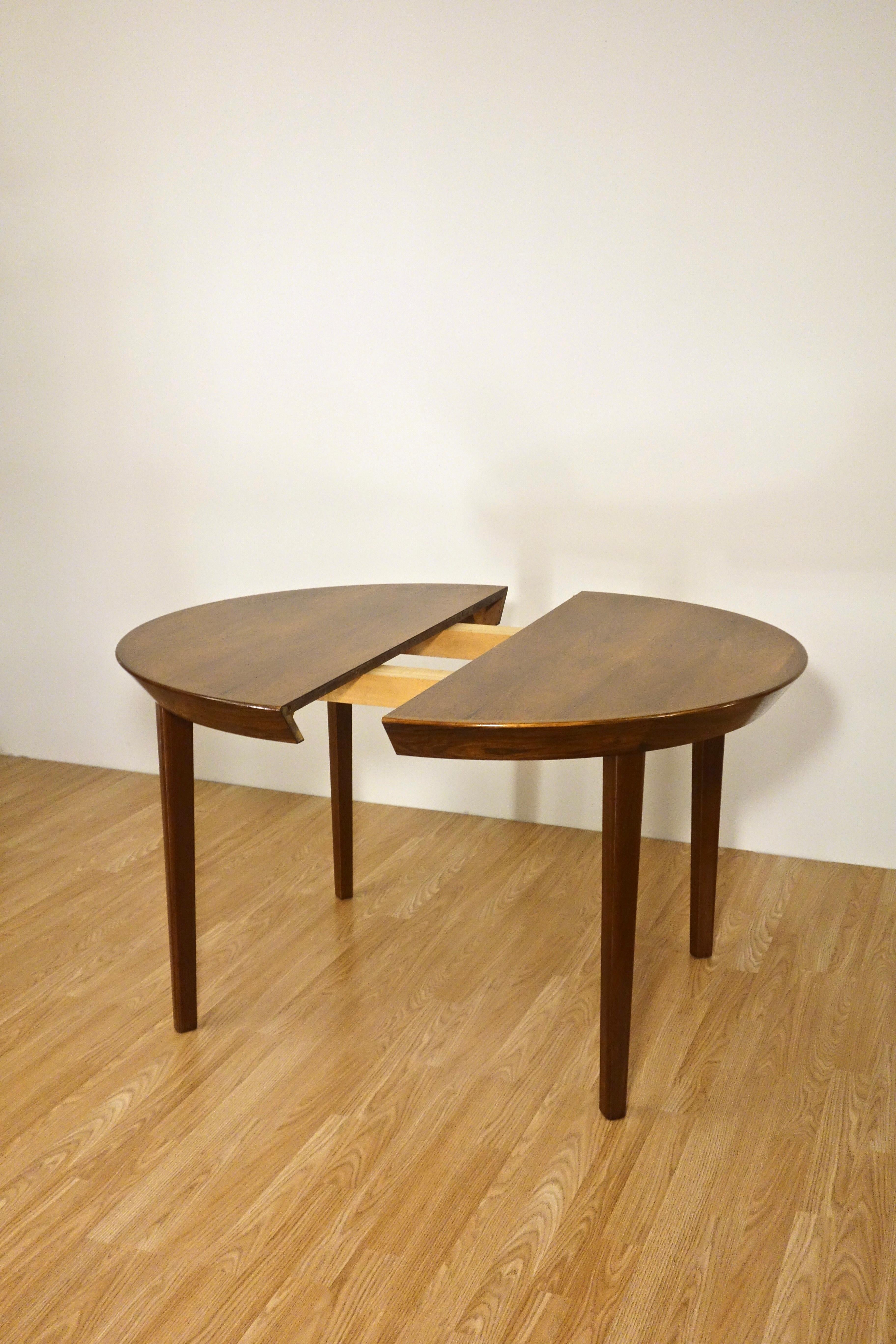Bois de rose Table de salle à manger danoise en palissandre de Rio par Ole Hald pour Gudme Møbelfabrik, années 1960 en vente