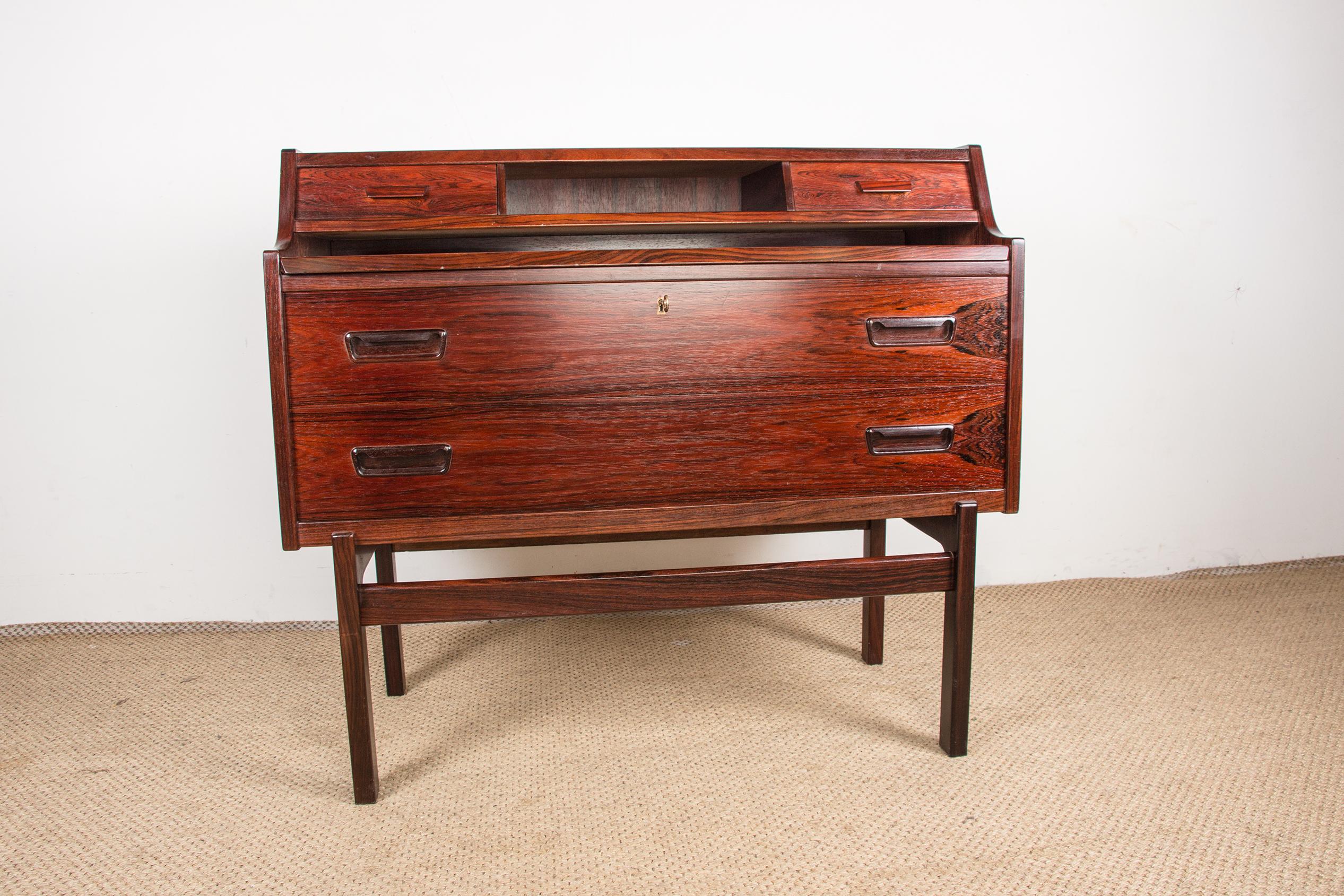 Danish Rio Rosewood  Secretaire by Arne Wahl Iversen for Vinde Mobelfabrik 1960. In Good Condition For Sale In JOINVILLE-LE-PONT, FR