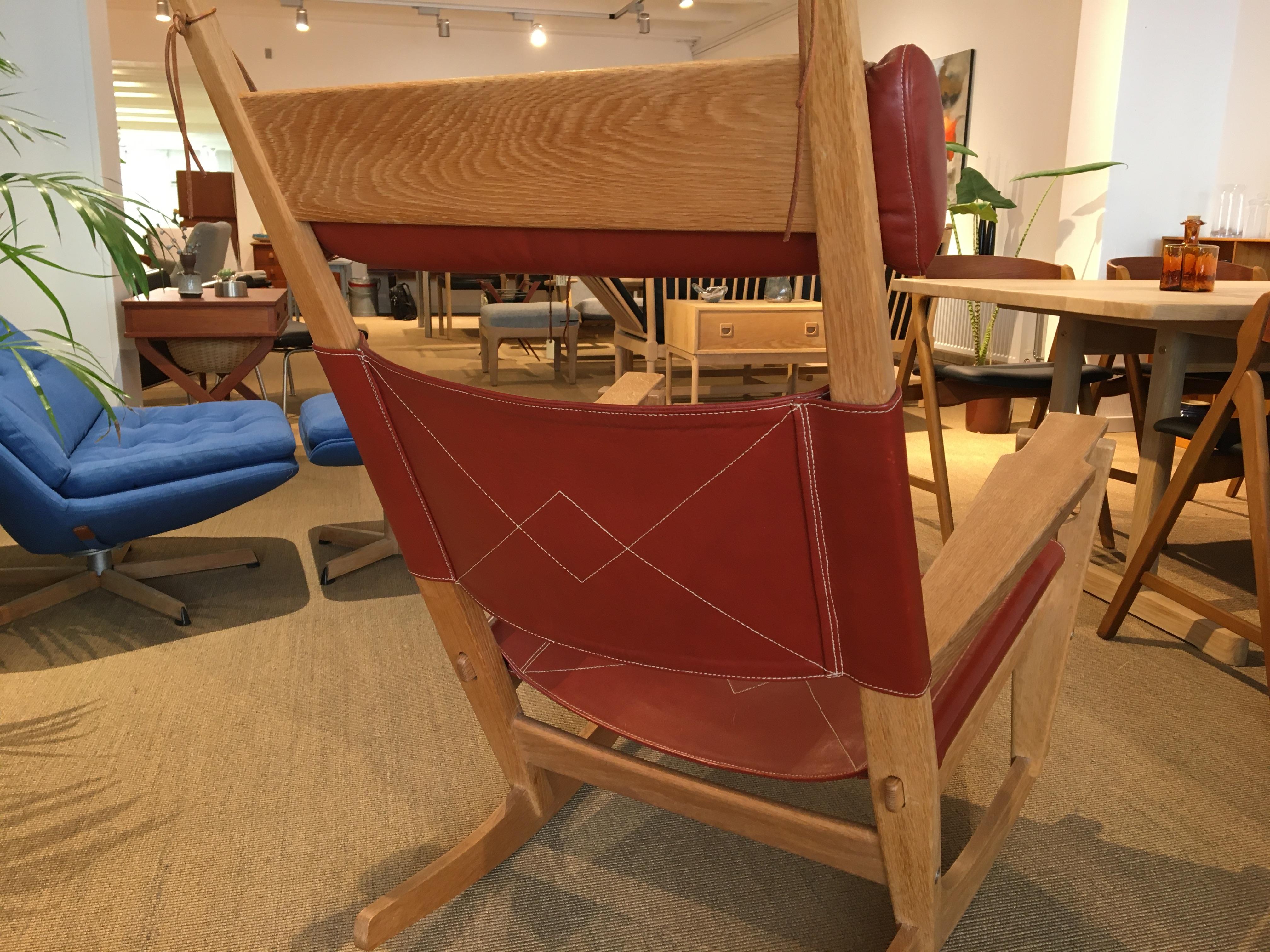 Mid-20th Century Danish Rocking Chair GE-673 'Keyhole' Designed by Hans Jørgen Wegner For Sale