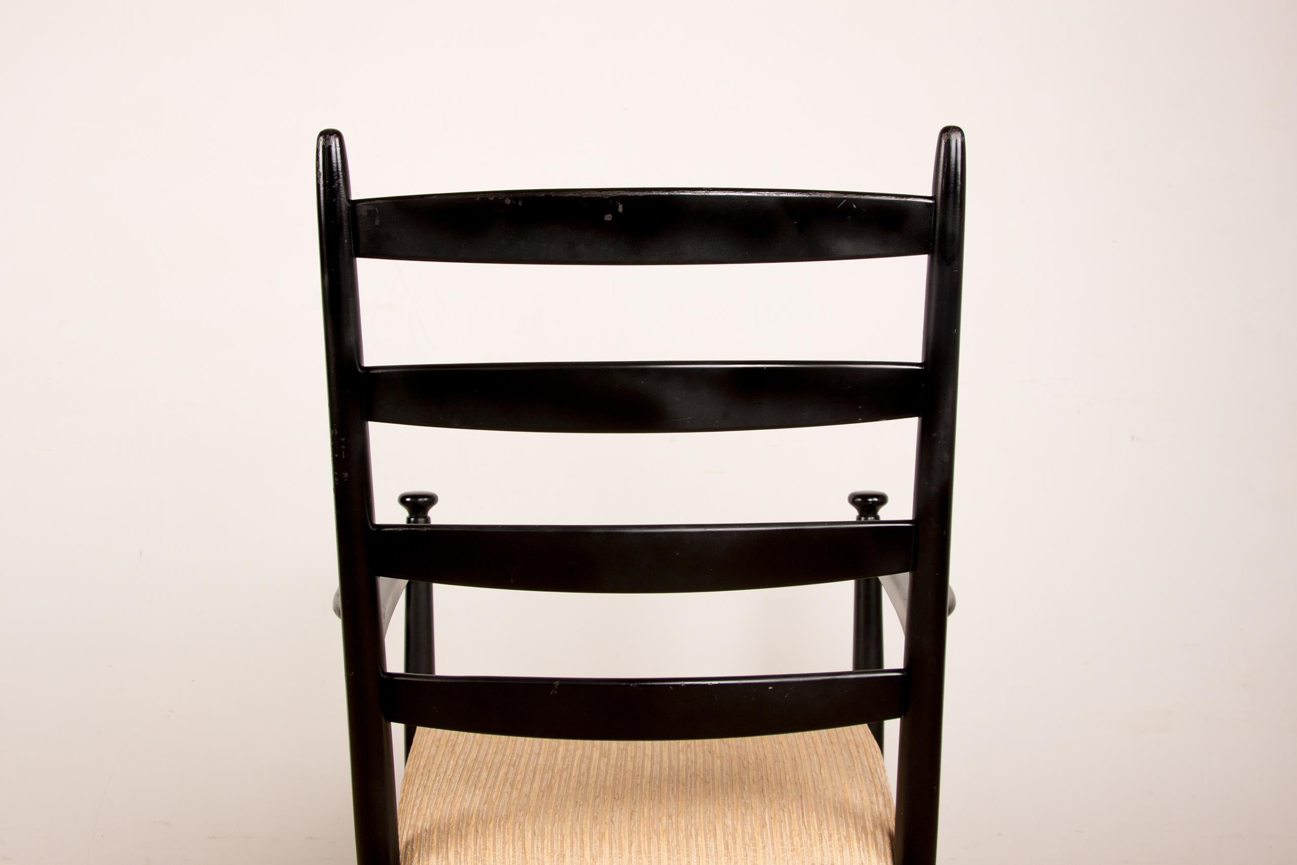 Sedia a dondolo danese, in teak laccato e tessuto modello 218, Thomas Harlev 1960 in vendita 9