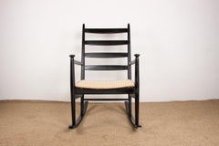 Sedia a dondolo danese, in teak laccato e tessuto modello 218, Thomas Harlev 1960