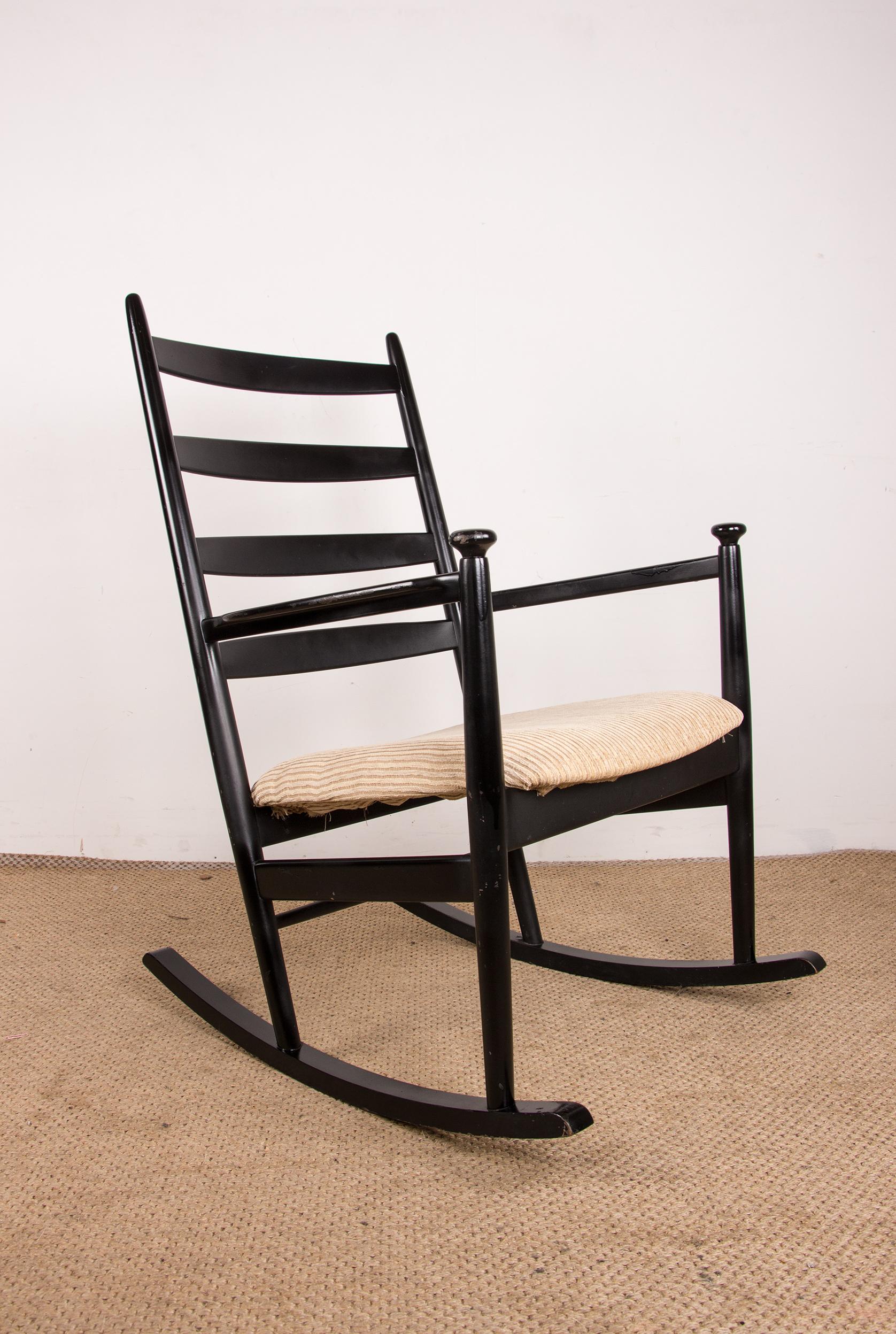 Sedia a dondolo danese, in teak laccato e tessuto modello 218, Thomas Harlev 1960 In condizioni ottime in vendita a JOINVILLE-LE-PONT, FR