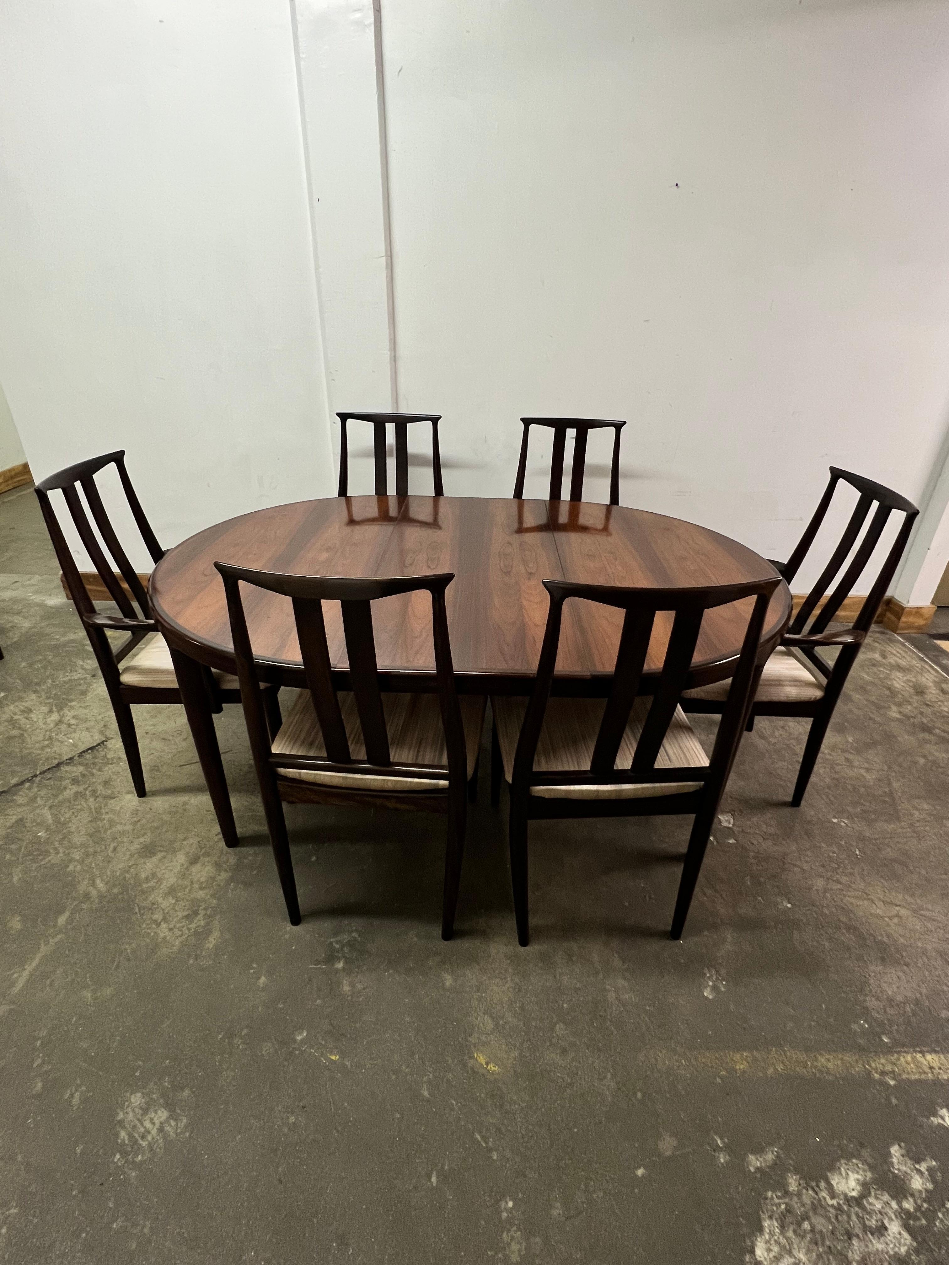 Danish Rosewood Adjustable Dining Table with 7 Rosewood Chairs For Sale 10