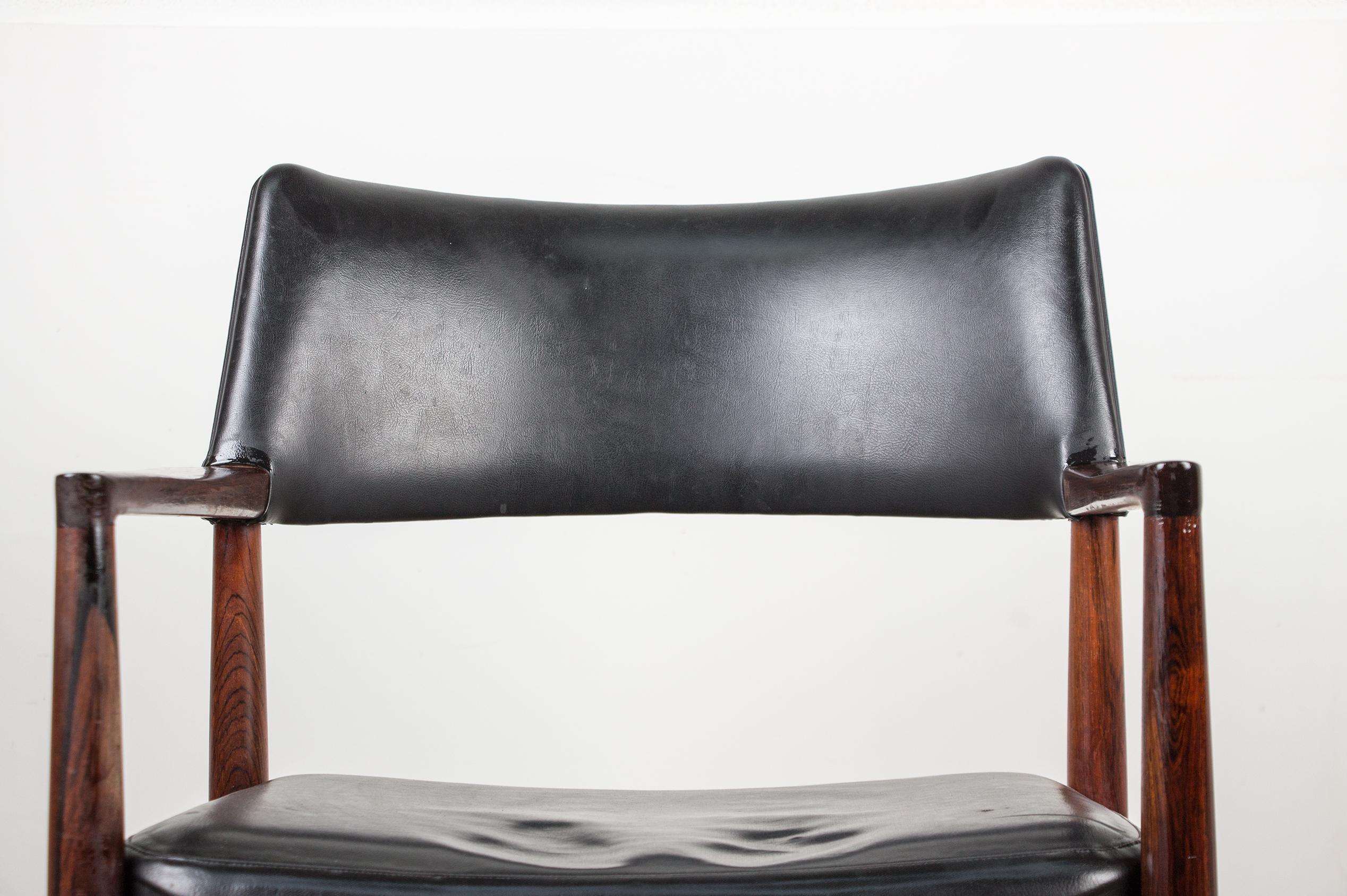 Danish Rosewood and Leather Armchair by Erik Wørts for Soro Stolefabrik In Excellent Condition For Sale In JOINVILLE-LE-PONT, FR