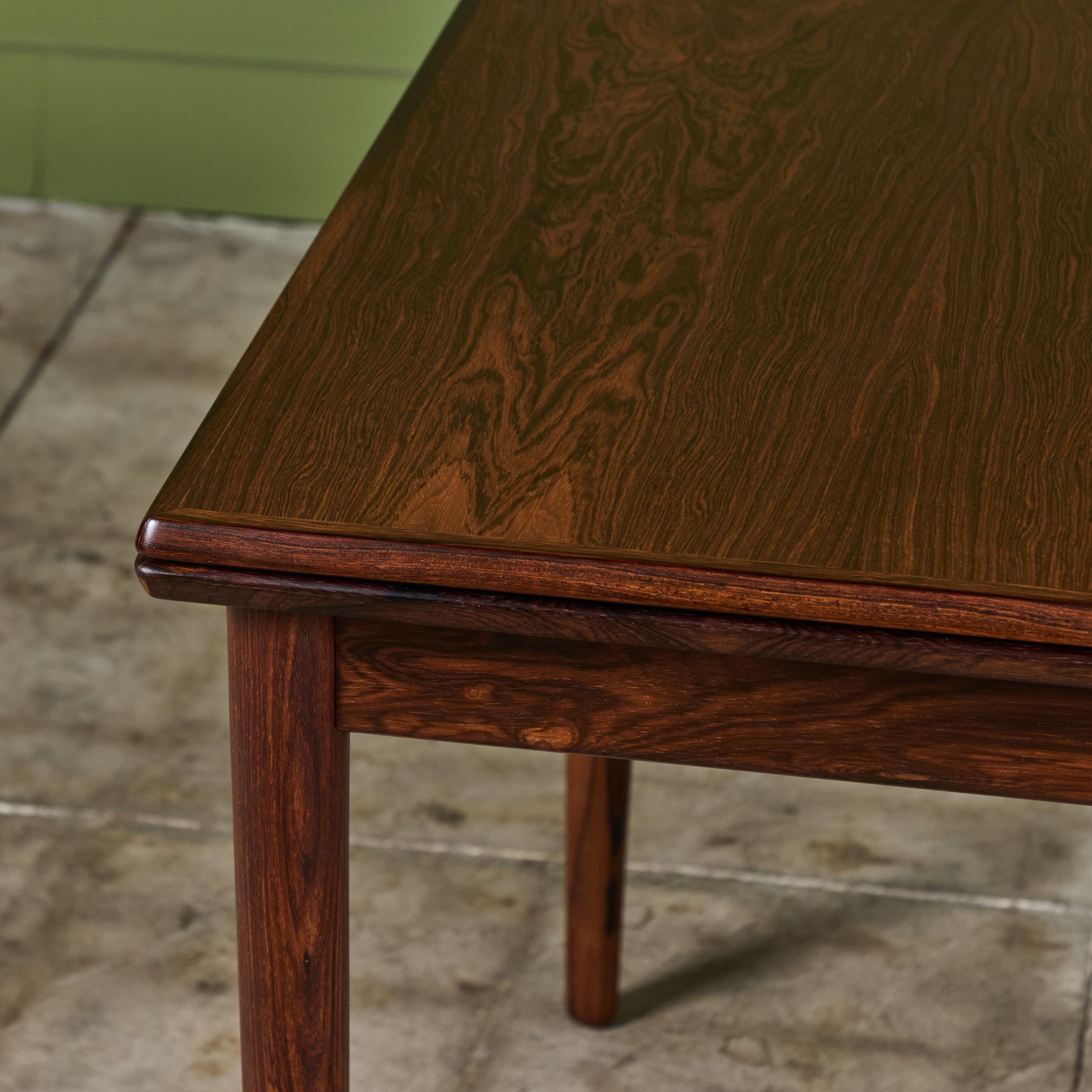 Mesa de juego danesa con tablero de palisandro y cuero en venta 5