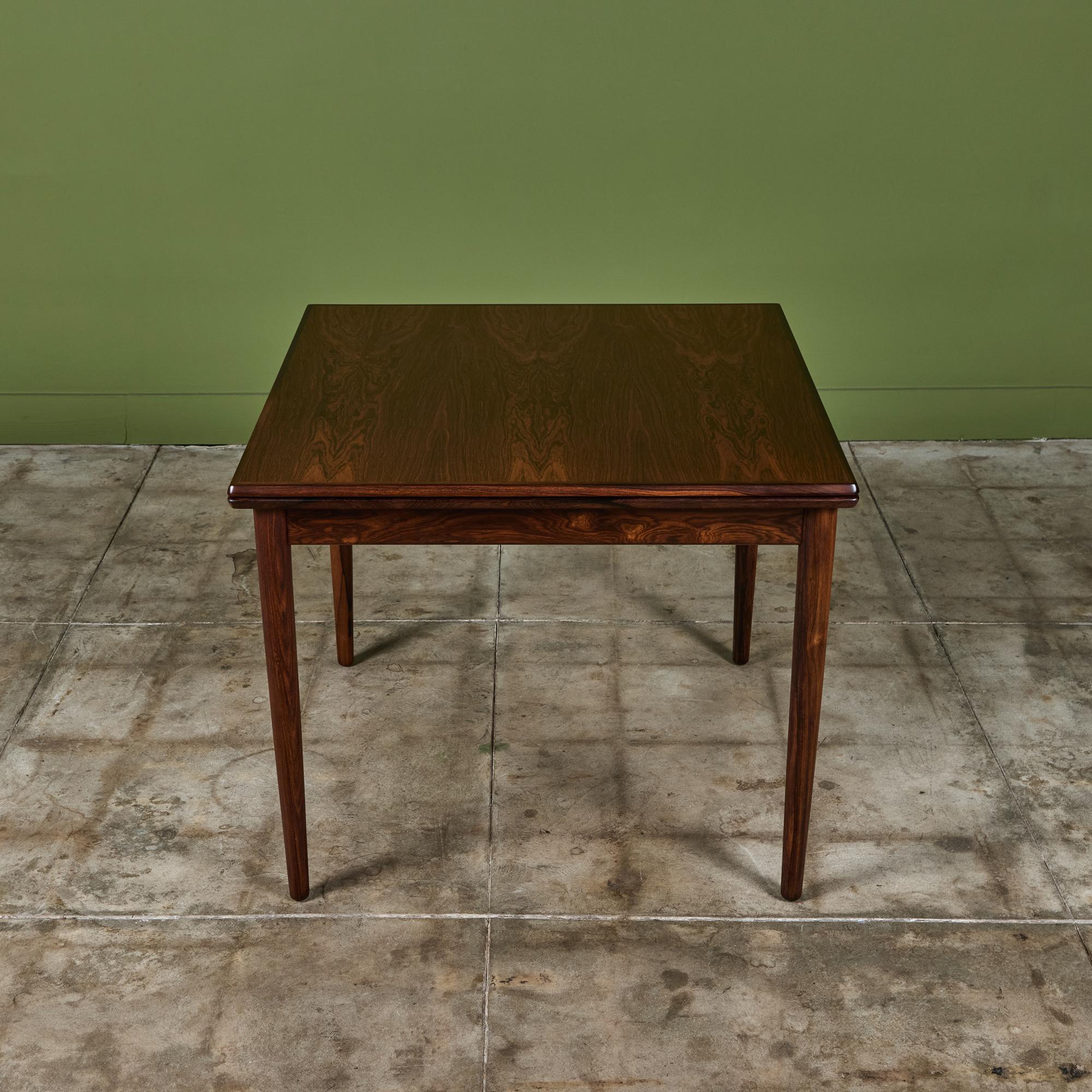 Mesa de juego danesa con tablero de palisandro y cuero en Excelente estado para la venta en Los Angeles, CA